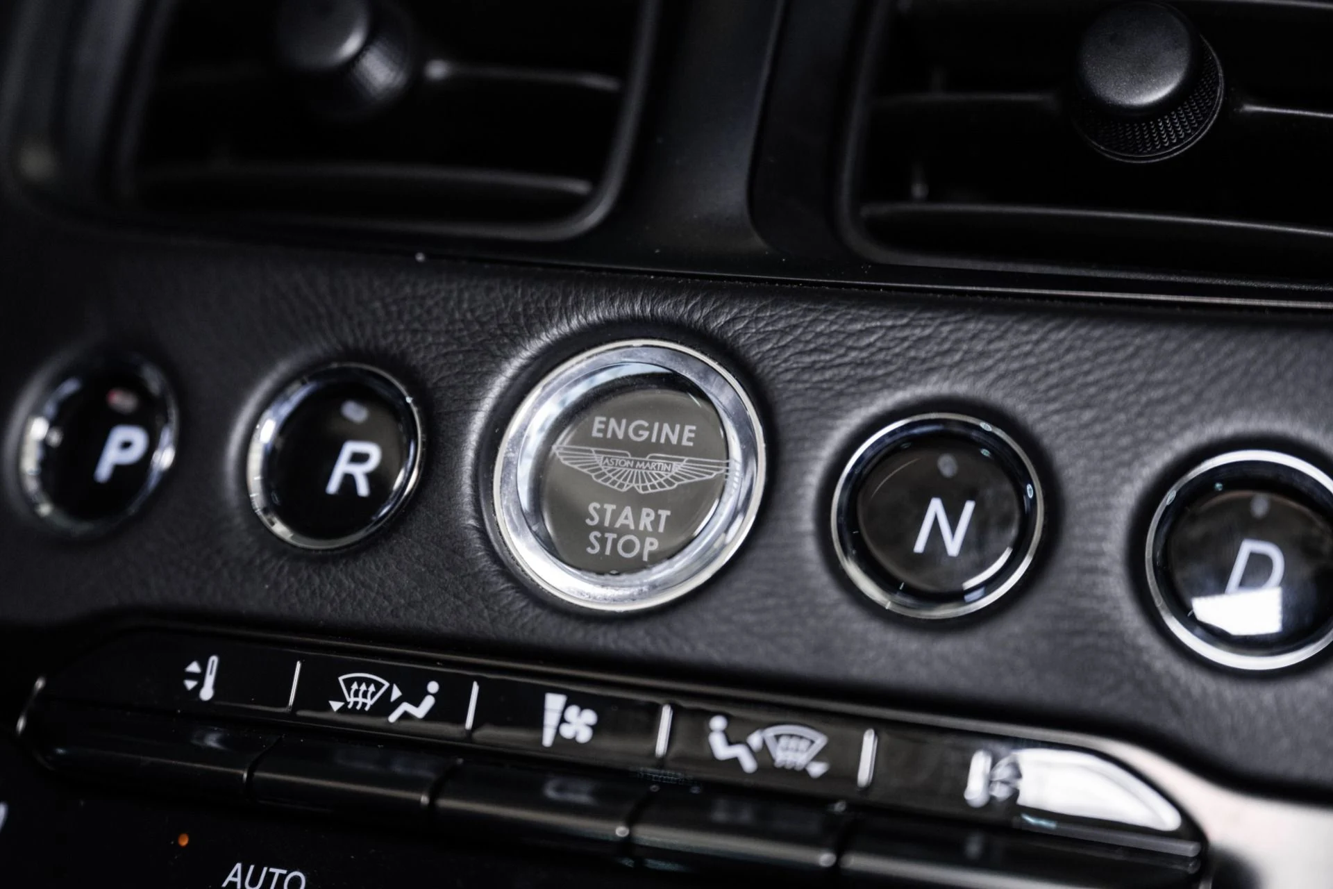 mph028_2261621567_Used_2020_Aston_Martin_DBS_Superleggera_1754334854_c19668b733