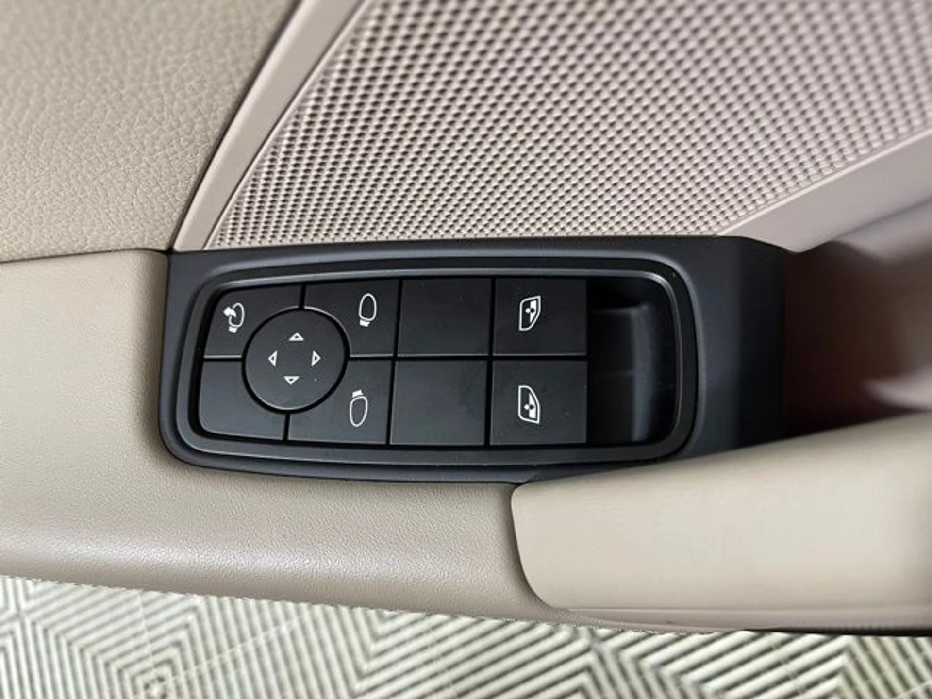 mph028_2264832542_527e131bc3bd4630ed310609d3a8b707x_f56f4e92b3