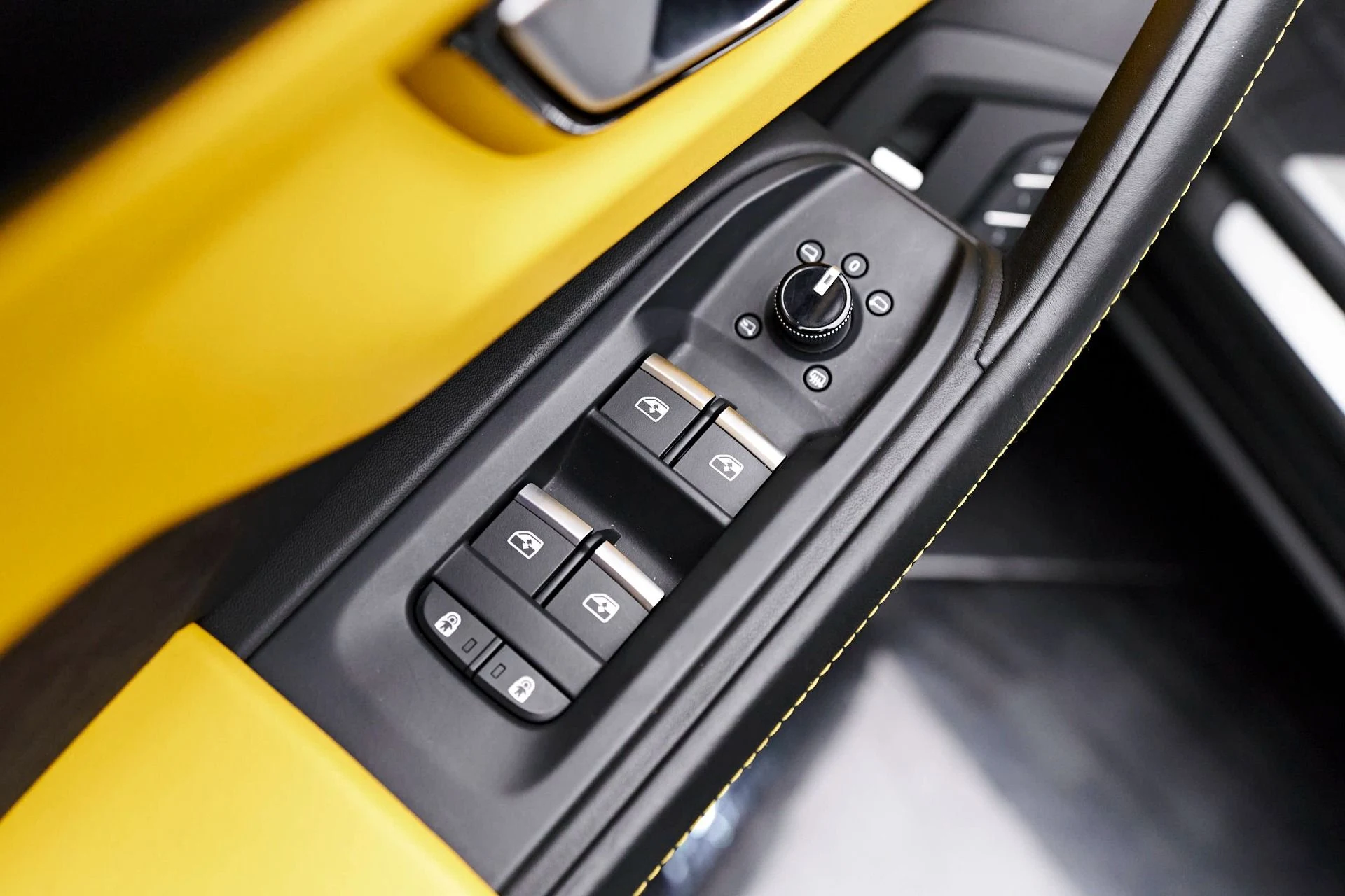 mph028_2266190648_Used_2022_Lamborghini_Urus_1714440387_53add0f20d