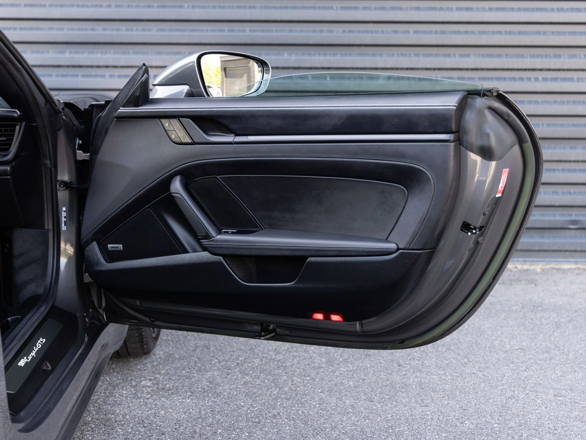 mph028_2267272707_29_3049514dac