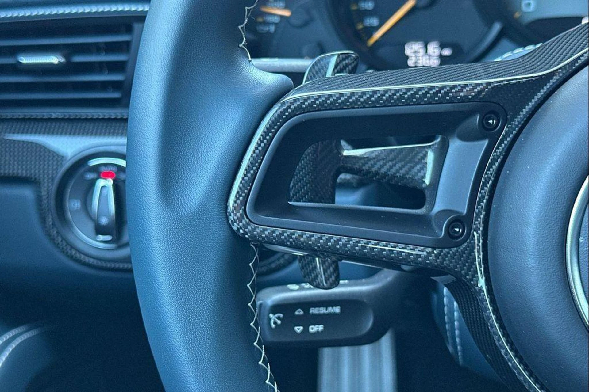 mph028_2268257898_H0mmr9_V_Mdc888_UP_4ww_YRUNR_Rn3_Y_e6c12b04f8