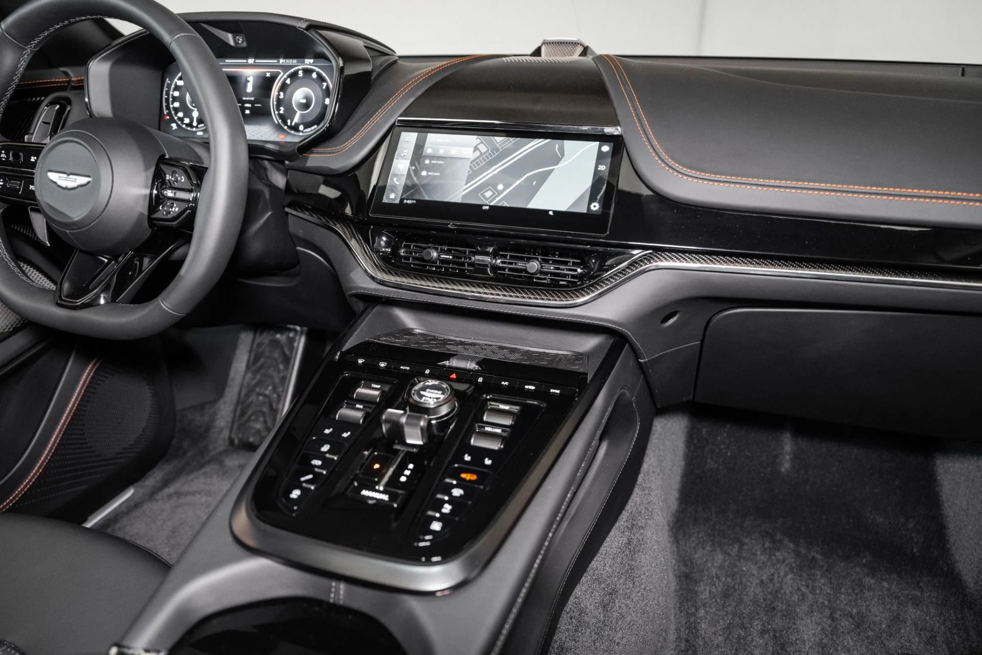 mph028_227293535_Used_2025_Aston_Martin_DBX_707_1748959342_c2f270ae10