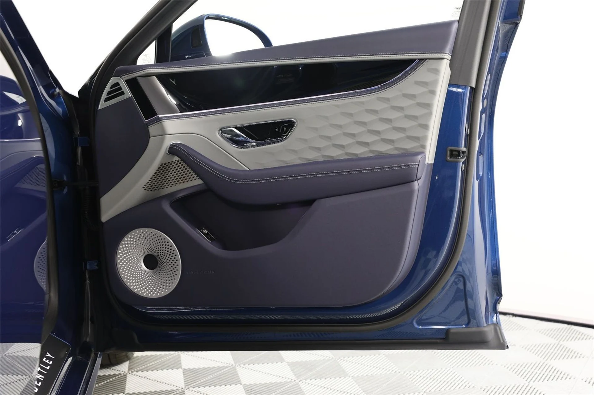 mph028_2276355046_c757459ef92323f9c05ec04238811b02_d5fe69a21a