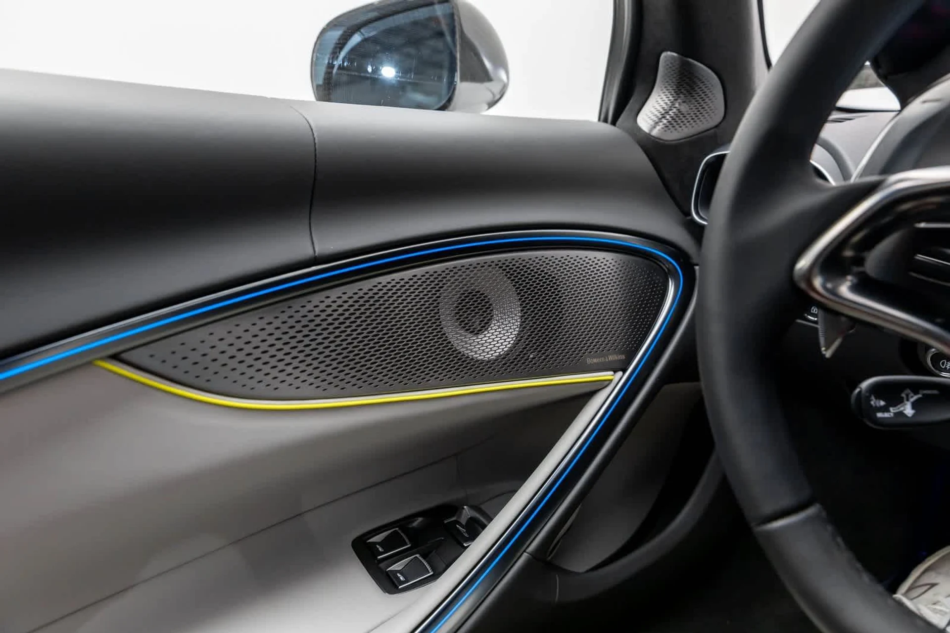 mph028_2279316009_29_8585448eb6