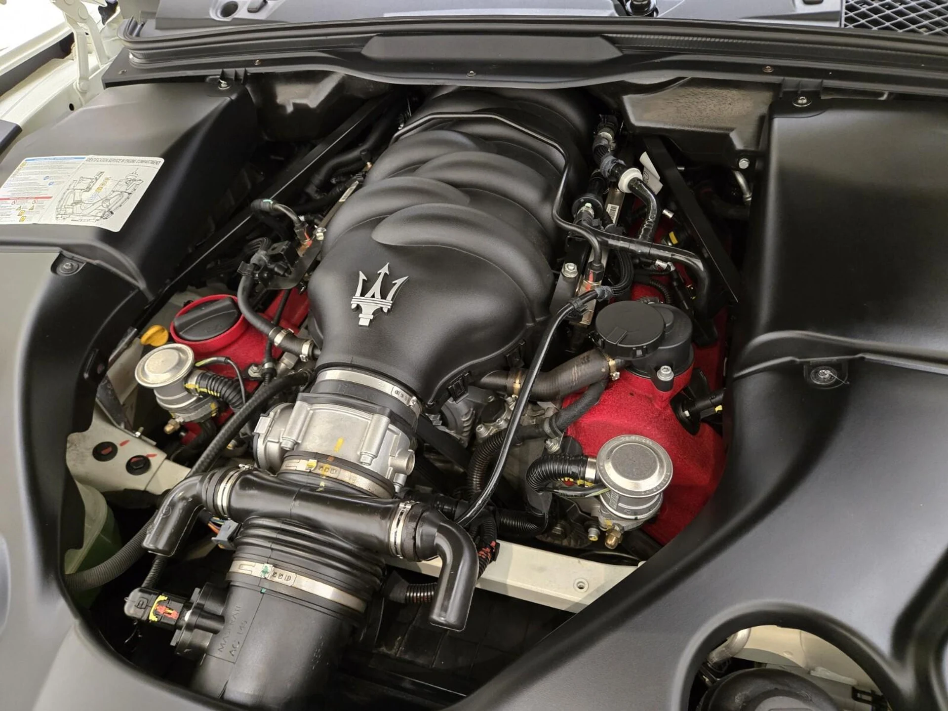 mph028_2283933923_Used_2013_Maserati_Gran_Turismo_Sport_1762328762_38e49b285b