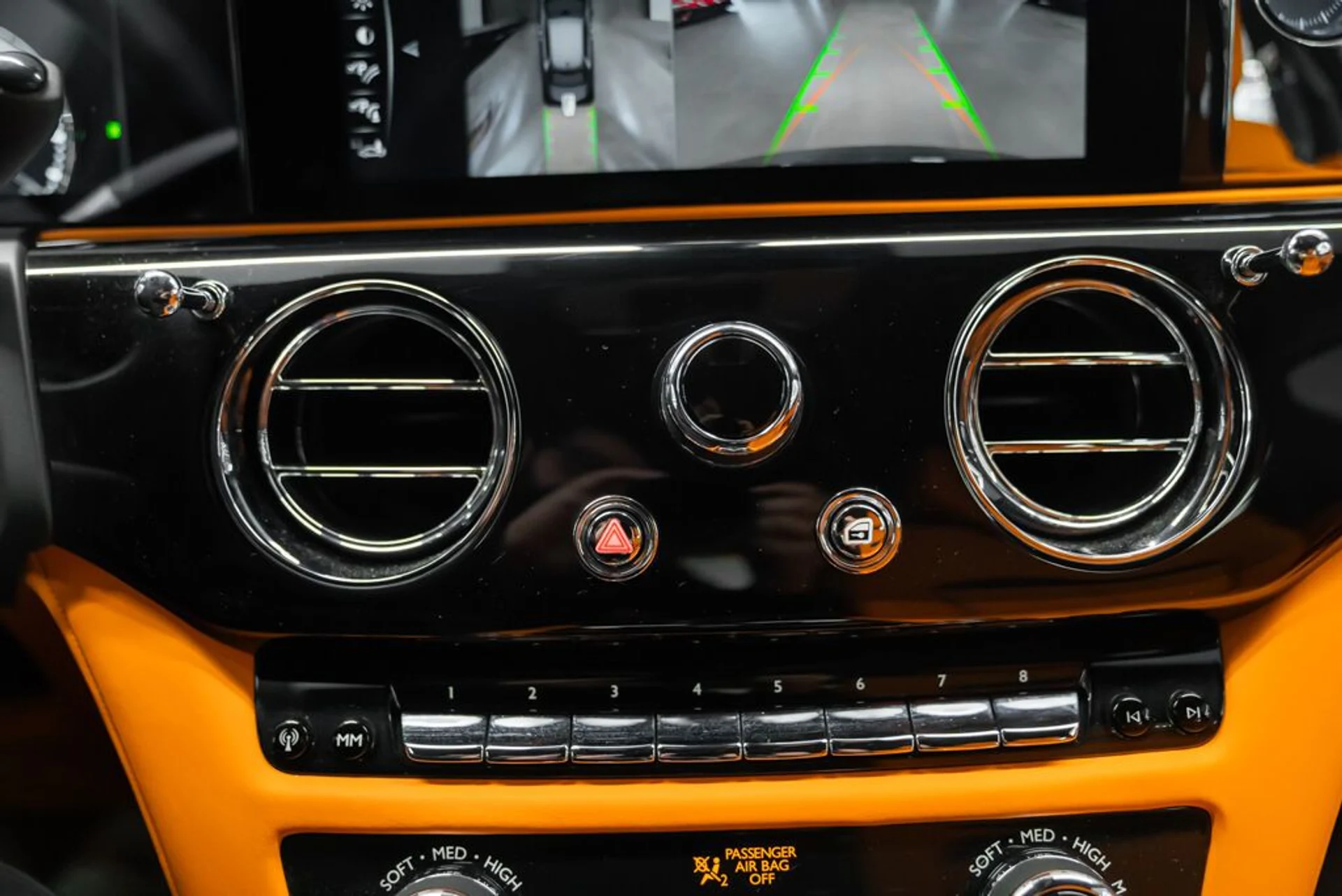 mph028_2284893368_rolls_royce_ghost_2021_jpg_v_1754355020_b7bab9c252