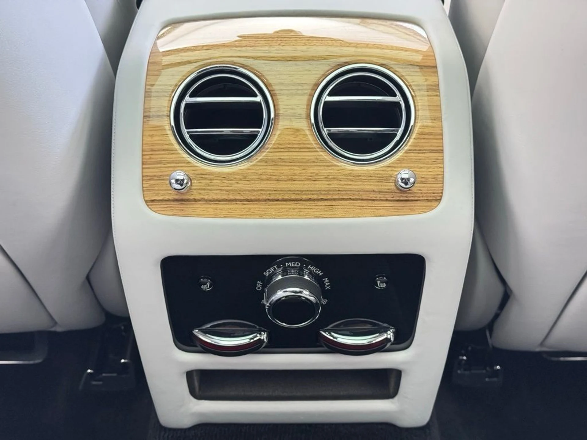 mph028_2285273392_8upa0g6abzgqoohobtso2t6zb3sh_83747fa6da