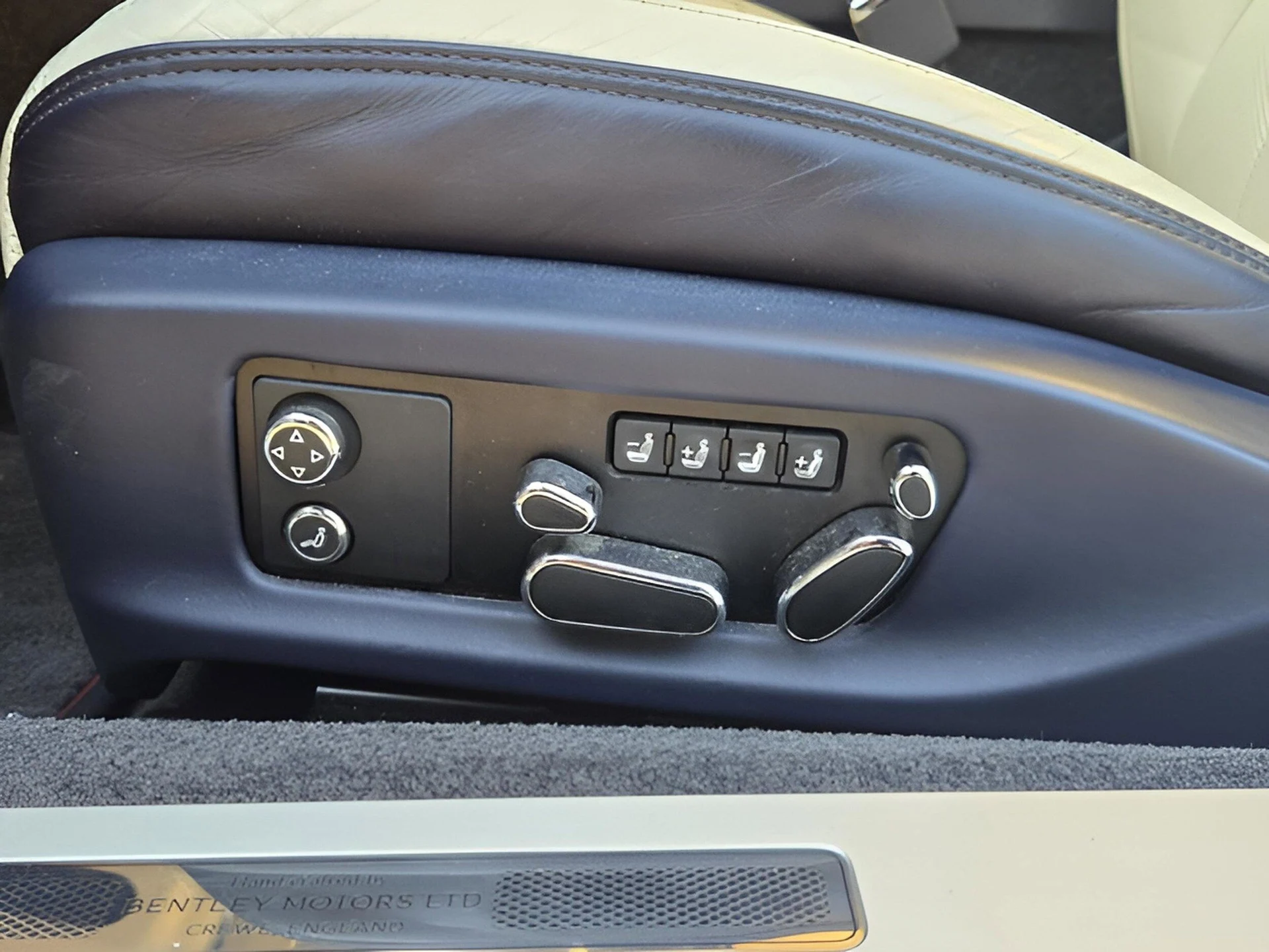 mph028_2291396818_3797e80ef9ecaf3d593d25d5c8f42899x_bc21549bf2