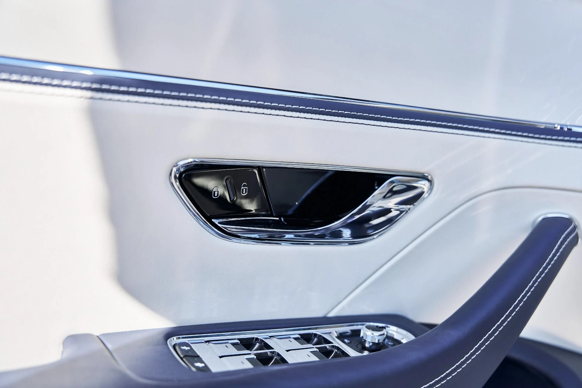 mph028_2295110204_Used_2024_Bentley_Flying_Spur_Mulliner_V8_1773796220_c336c695ed