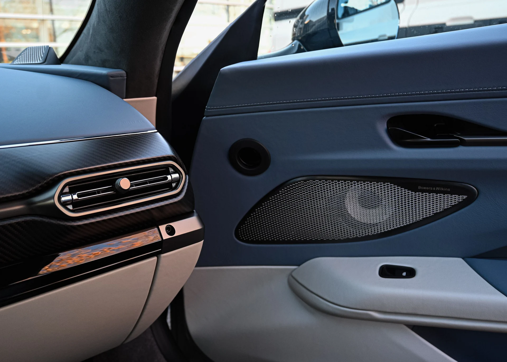 mph028_2297623460_5c03446a_5f21_4b40_90b8_963e7a8c817f_102fd1dd96