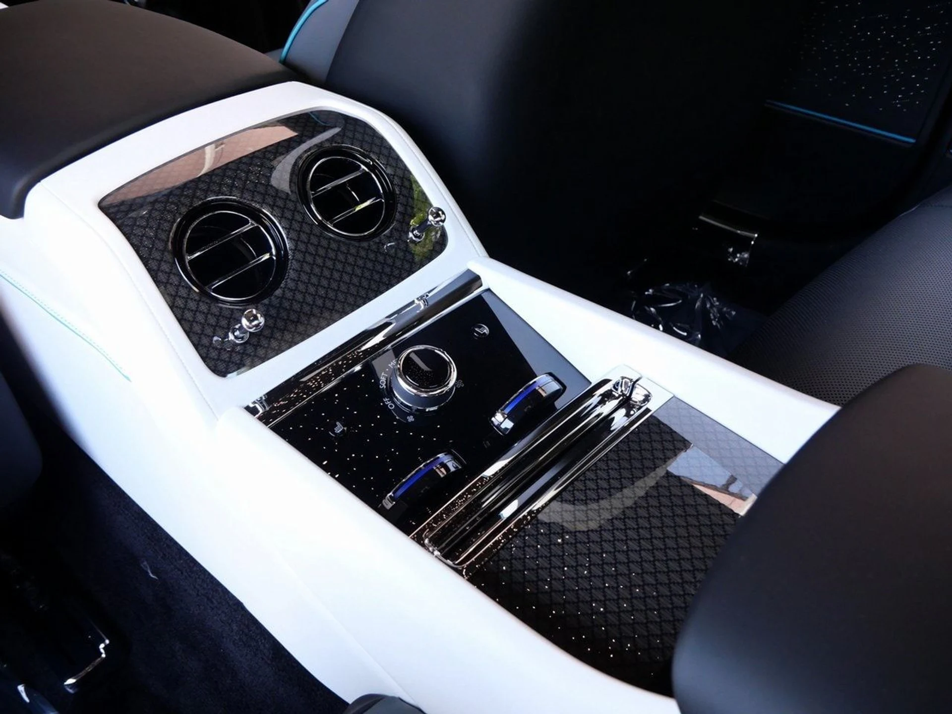 mph028_2298749241_6d7b6ed4ff1461e913ad2c4aae6d43c5x_4a67a918cf