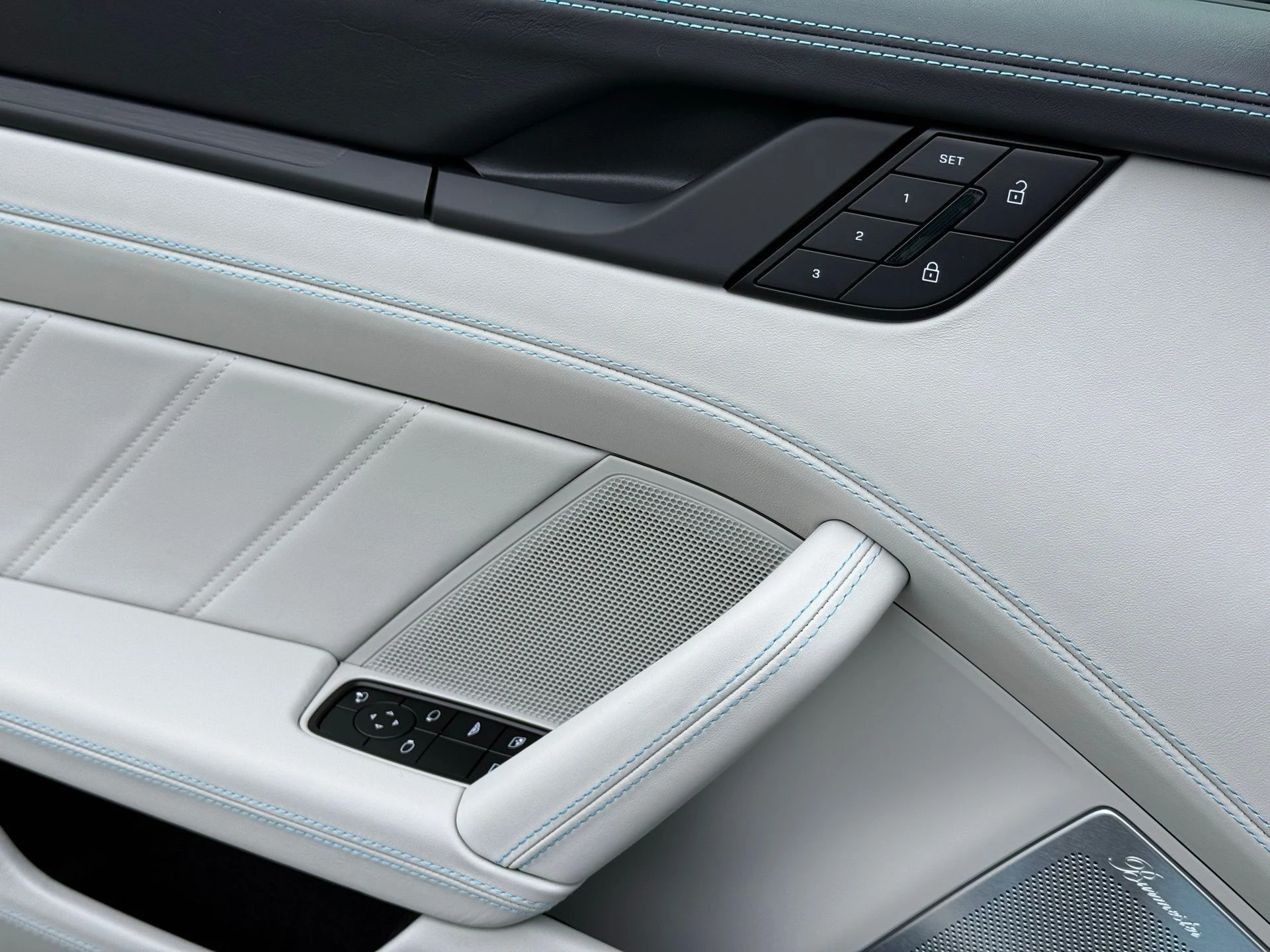 mph028_2306220021_de0c40a70b2ca9795b990db793da78a0_eb2ac030d7