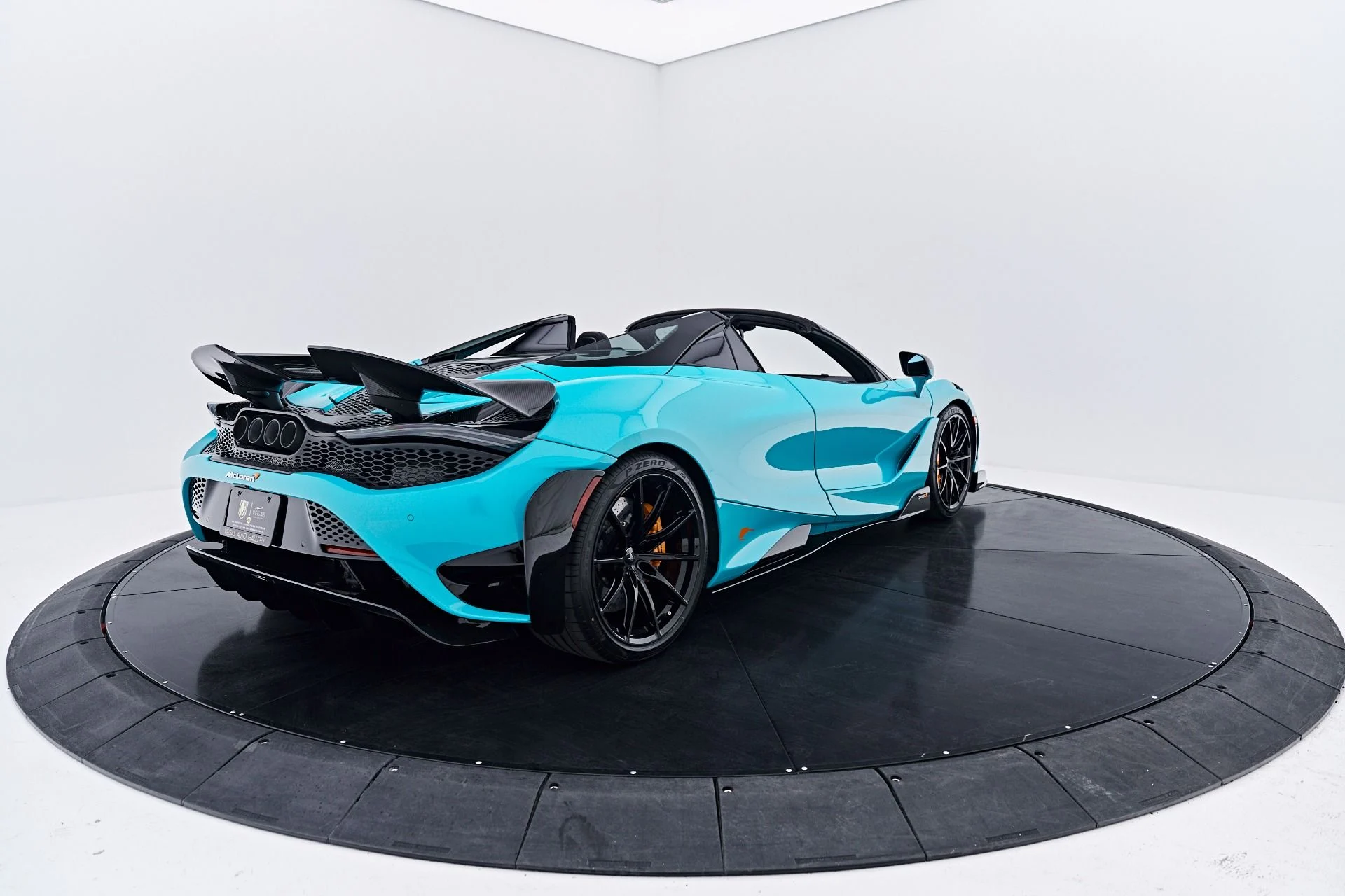 mph028_231794881_Used_2022_Mc_Laren_765_LT_Base_1786488482_360402f036