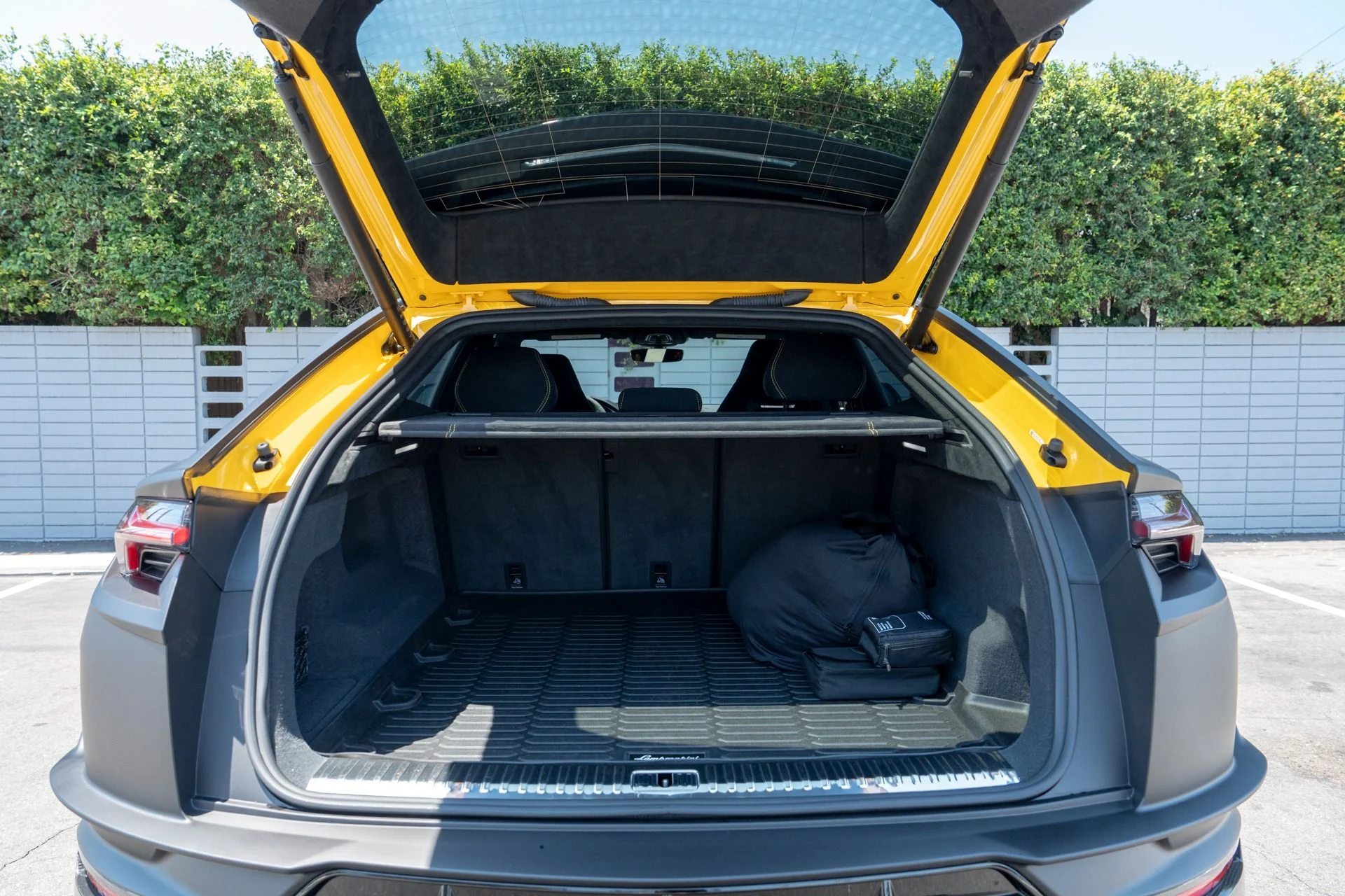 mph028_2319605897_Used_2023_Lamborghini_Urus_Performante_1754671725_9aa93cd4df