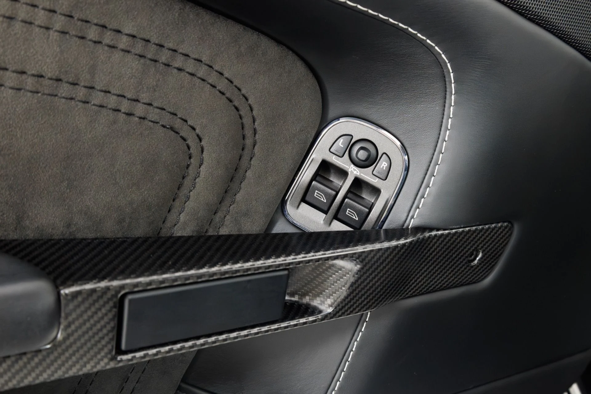 mph028_2321920212_Used_2009_Aston_Martin_DBS_V12_Manual_1785525195_dc9b44c140