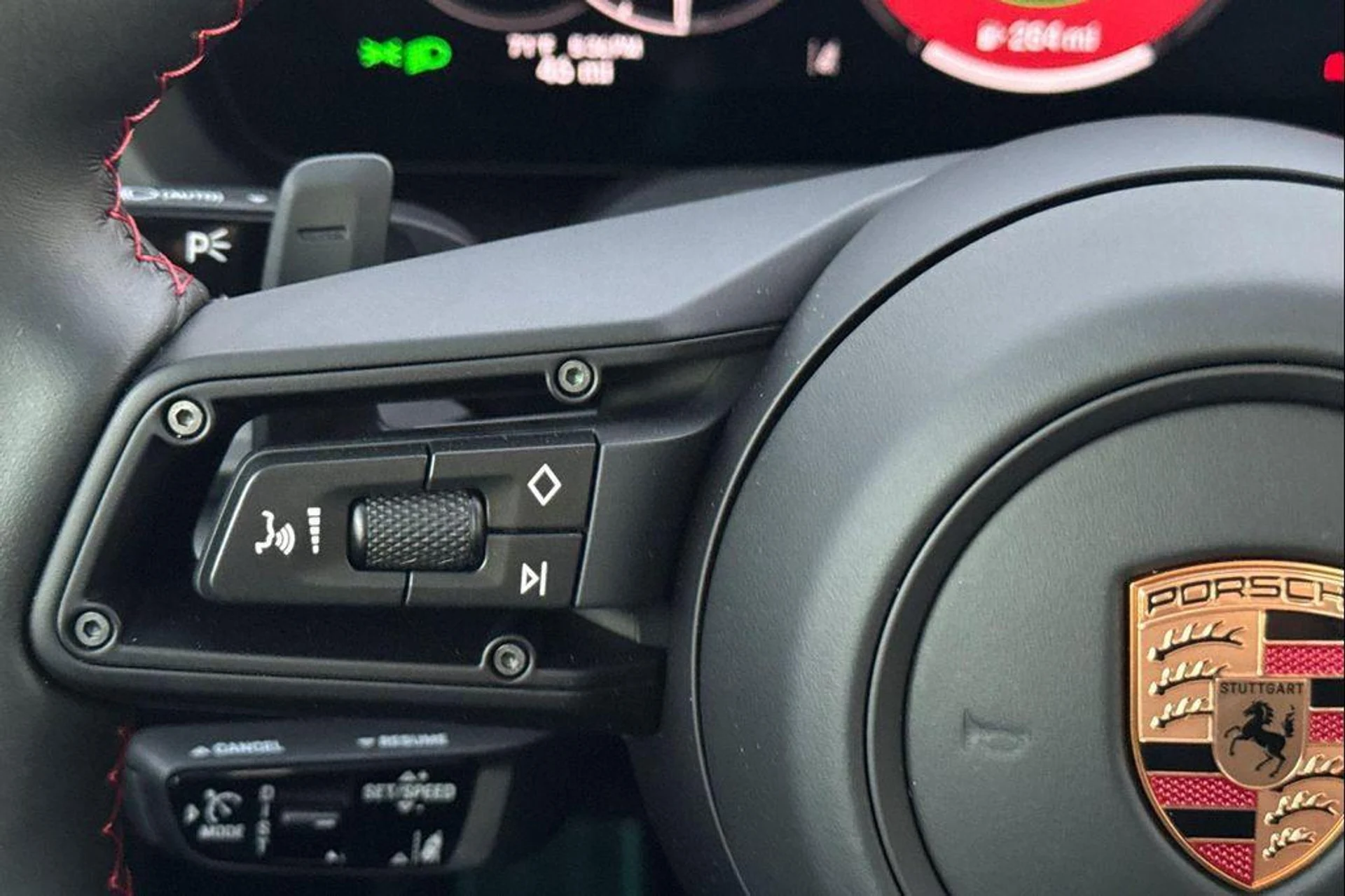 mph028_2322657495_mn4_Scnd_X_7vxgw3_AV_7_dr_Okps_A_5a28667004