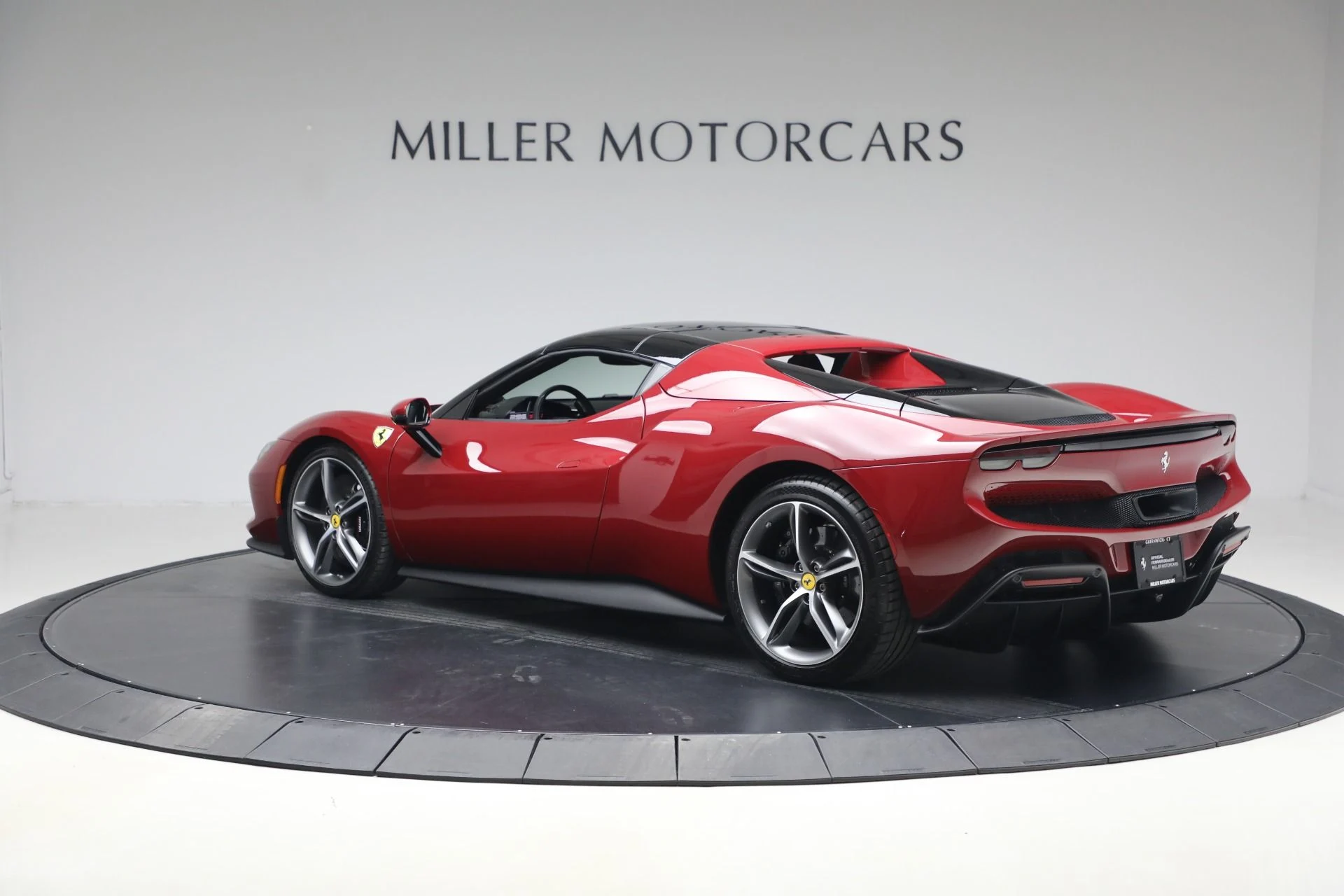 mph028_2324500121_Used_2024_Ferrari_296_GTS_1769206215_9e0103570f