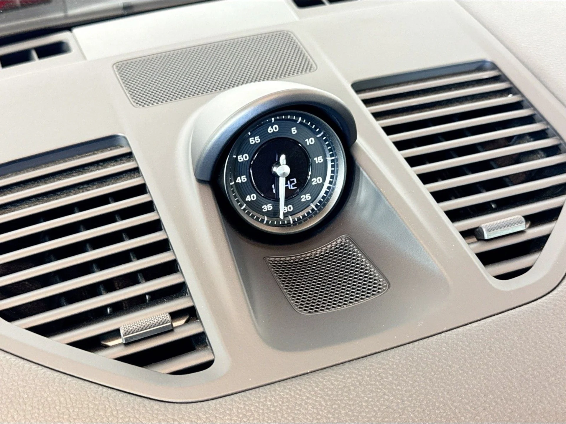 mph028_2346415018_0eea6288aa6701d042917a257182e397_beeb1f6739