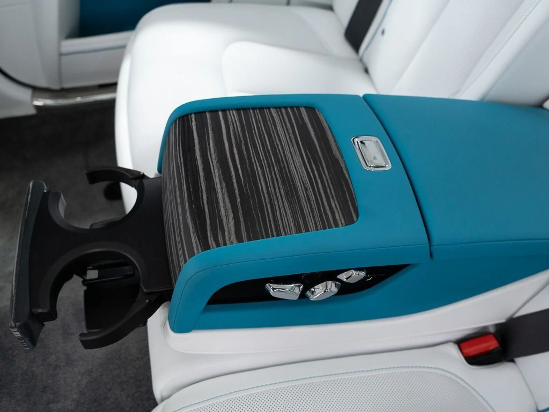 mph028_2347181998_a371514c8ffc5358e7124b51b83c9160_26cfacaec4