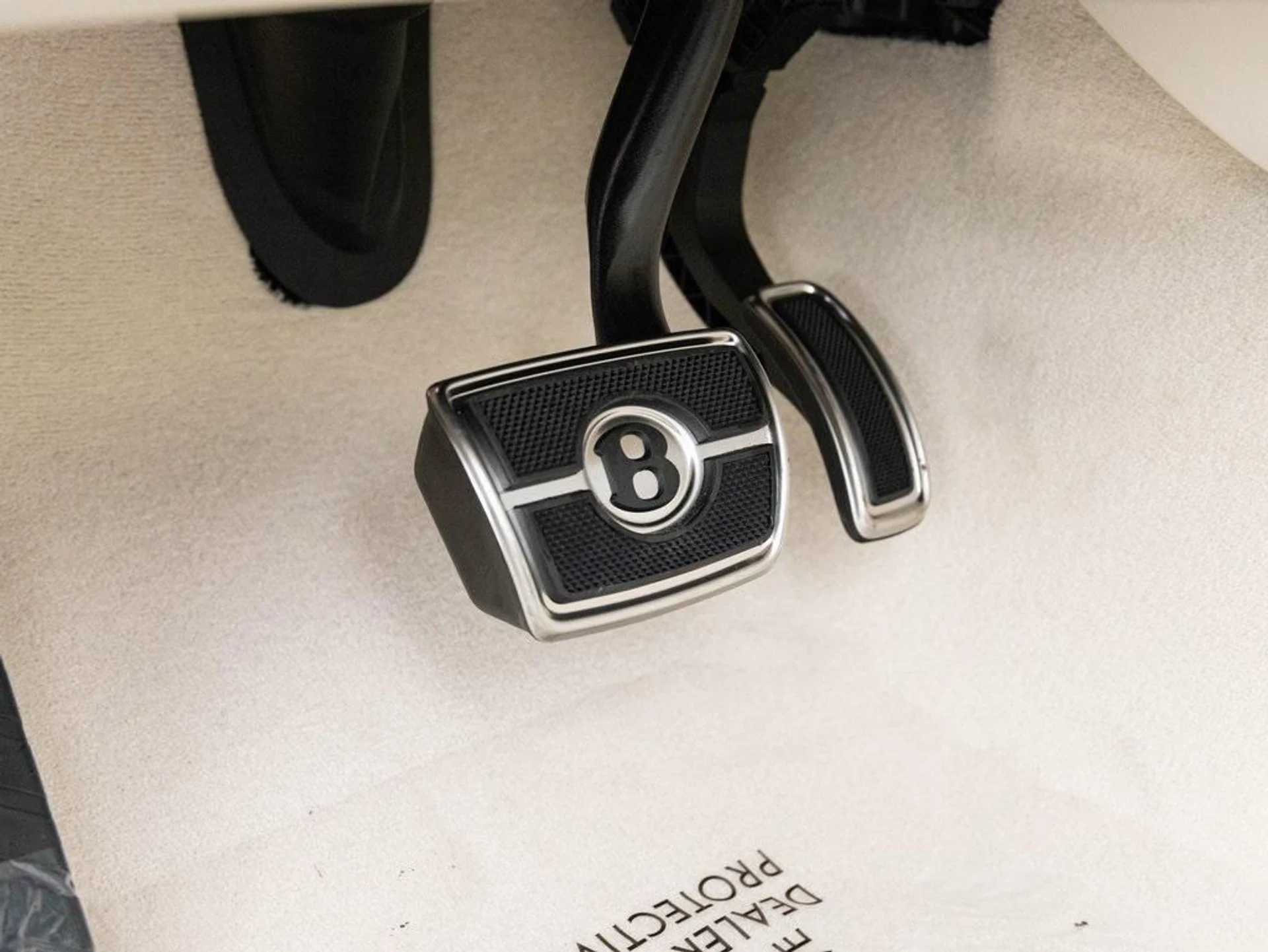 mph028_2348416435_403809831_67c233e76b5617b02de63642_2228d846c3