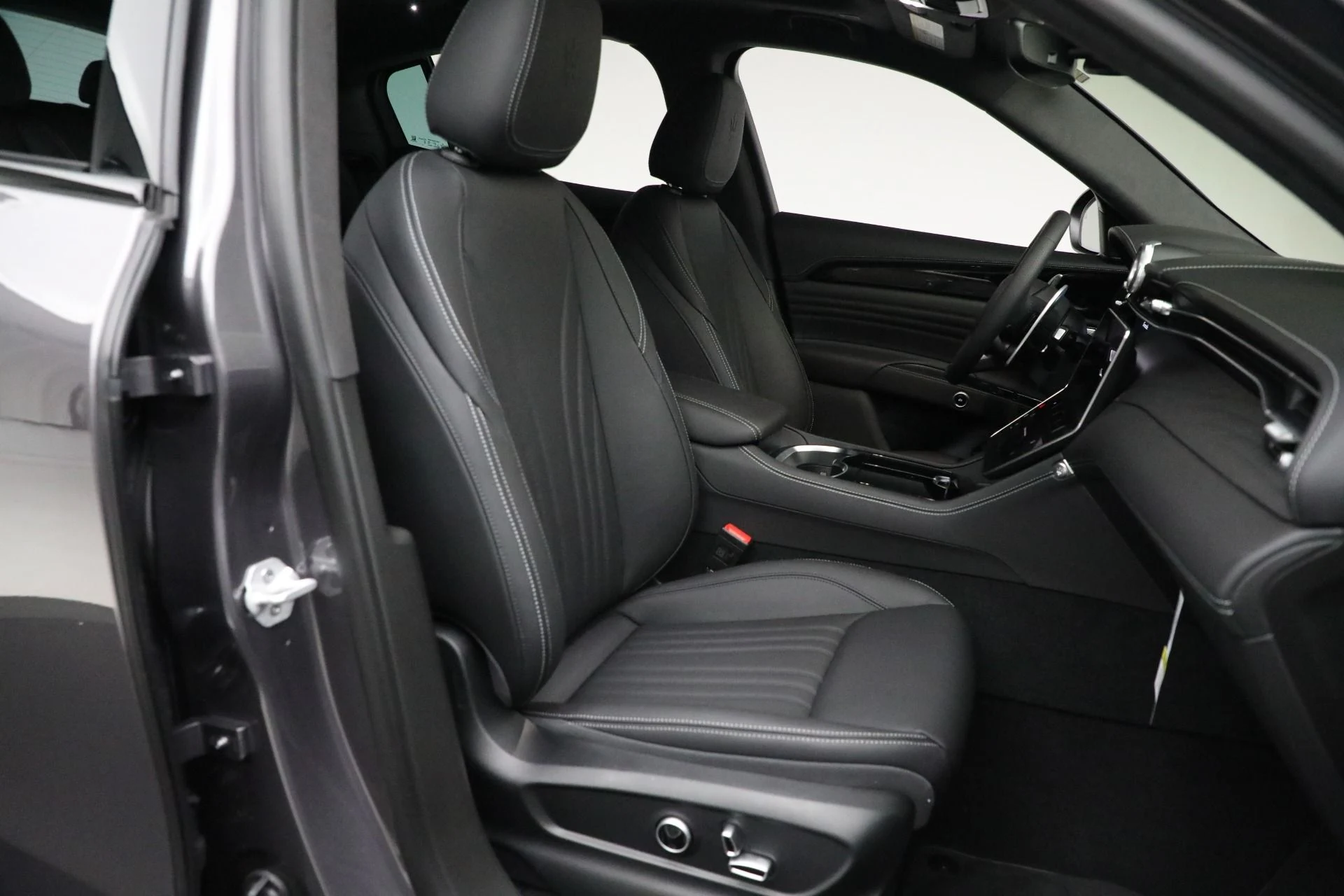 mph028_2349628550_New_2024_Maserati_Grecale_GT_1718135157_9c3eb5c2e8