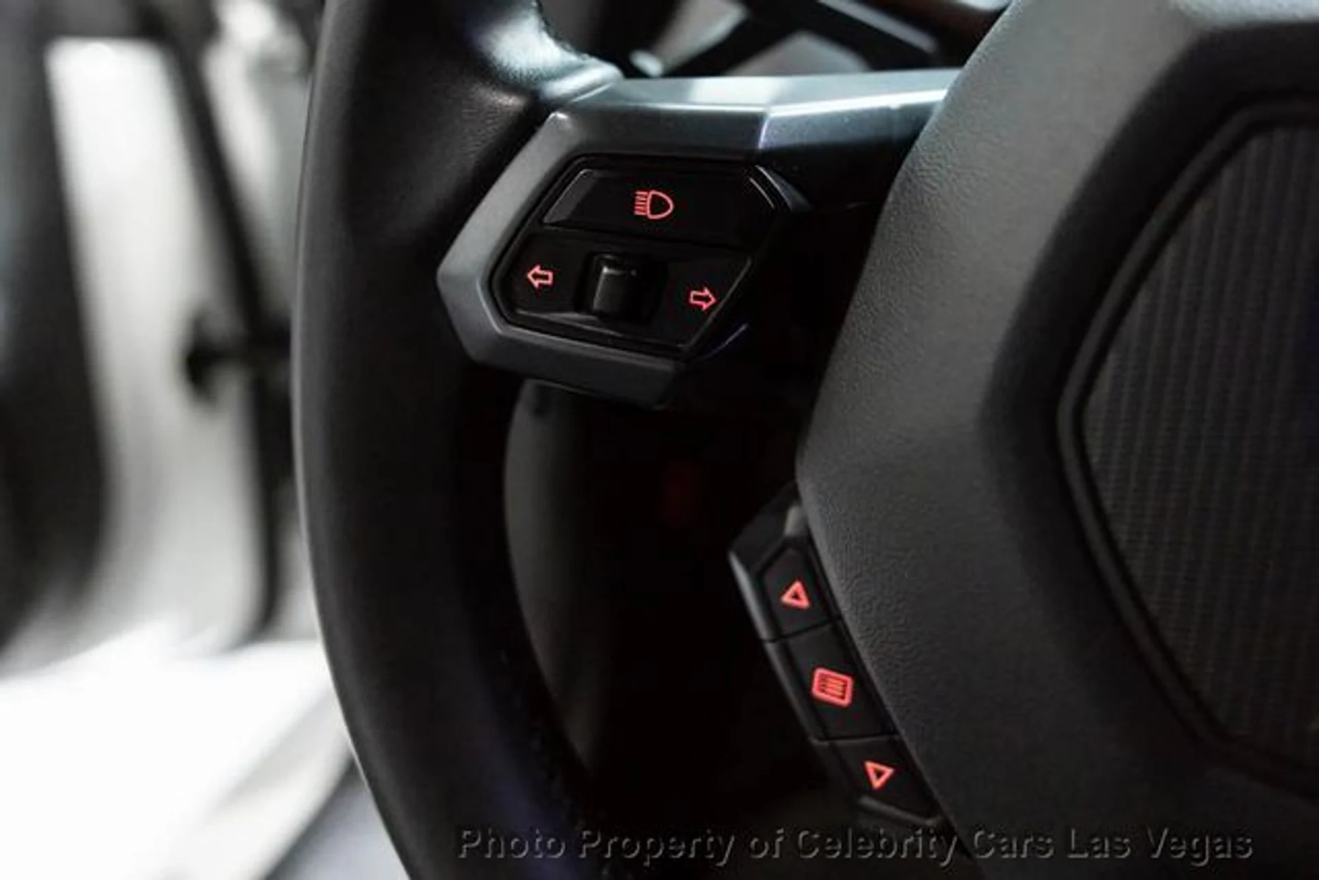 mph028_2351369212_used_2019_lamborghini_huracan_lp5802_9707_22868387_33_640_222cf626c7