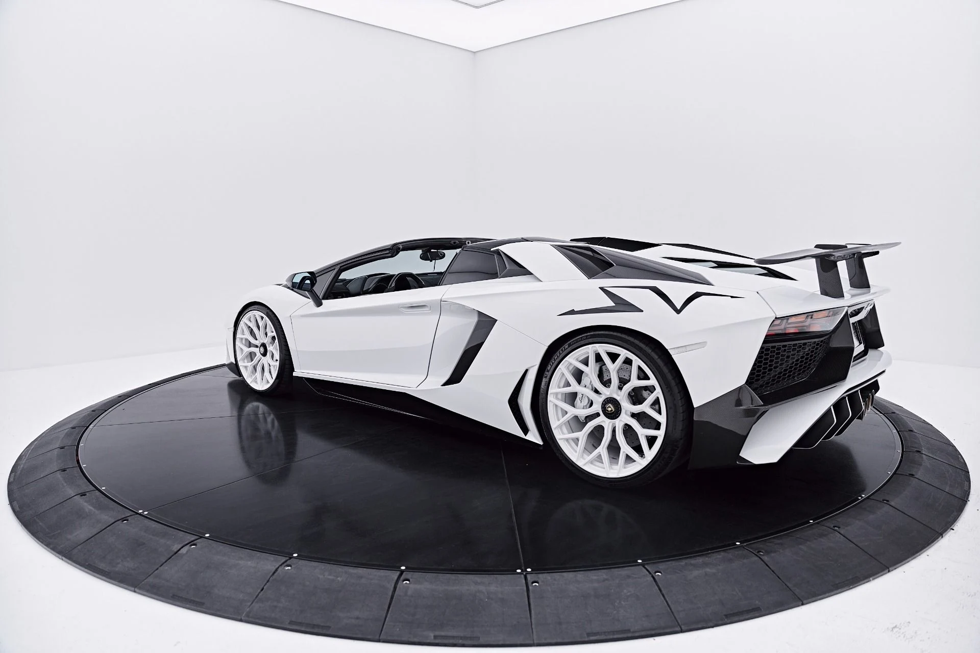 mph028_2351895242_Used_2016_Lamborghini_Aventador_LP_750_4_Super_Veloce_1785199420_e3d570176b