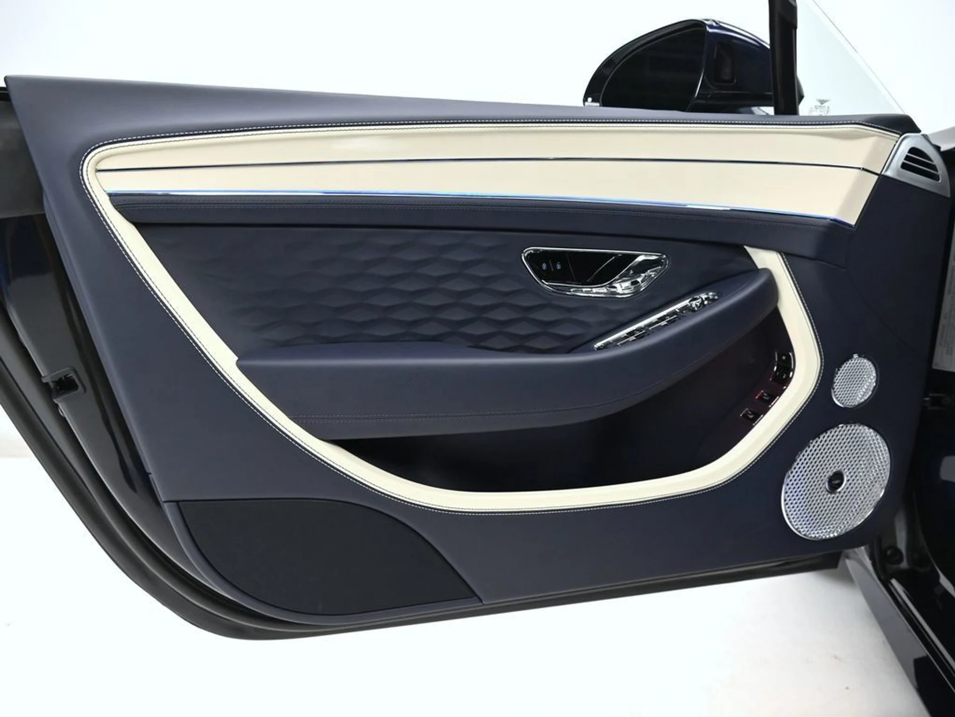 mph028_235579261_9b97fe17460d4304b4b1f5ae4e609488_be41c57d4a