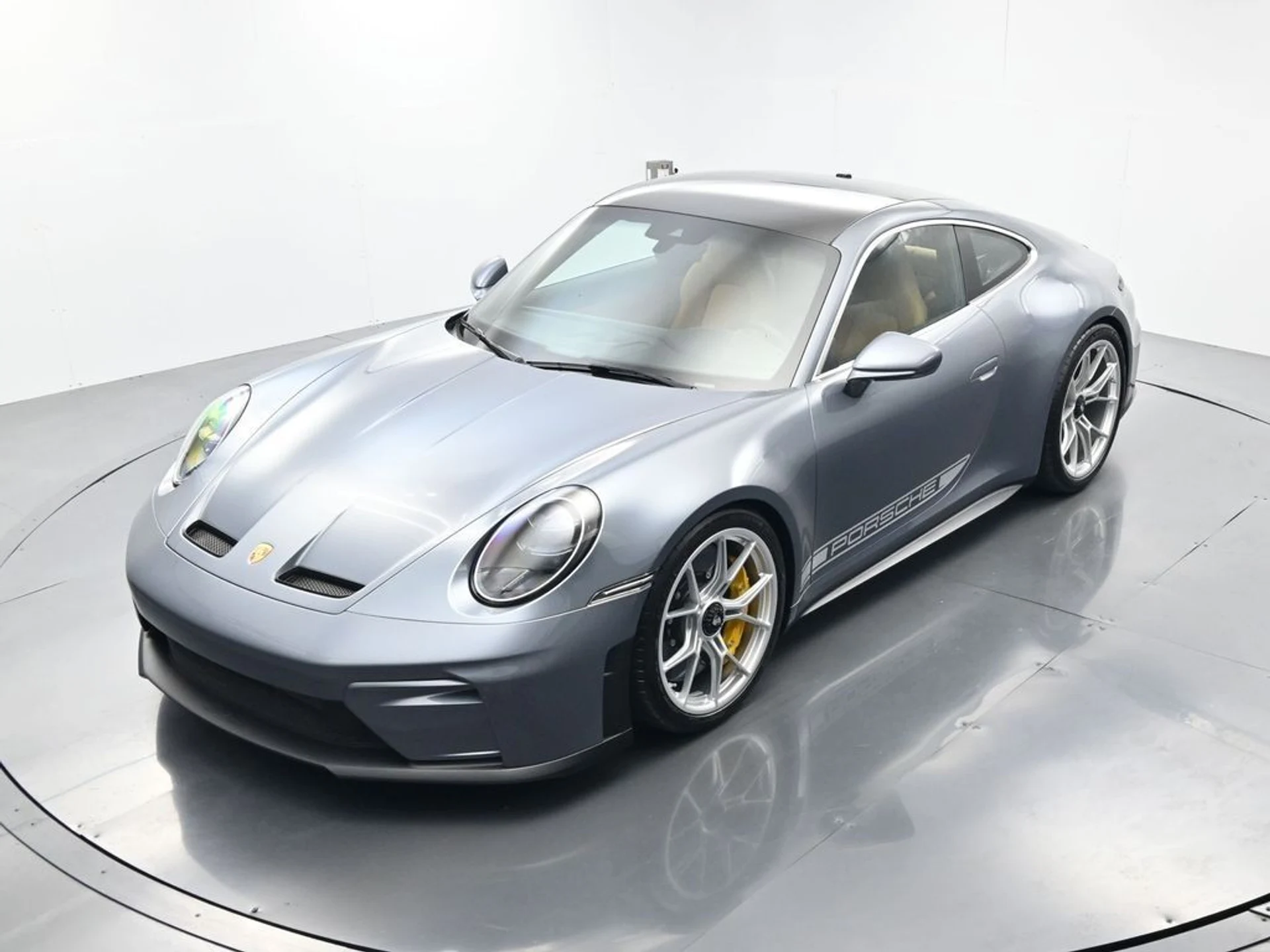 mph028_2365541869_eb1bf422d5e17a150f254006c49f3971_9089641a6d