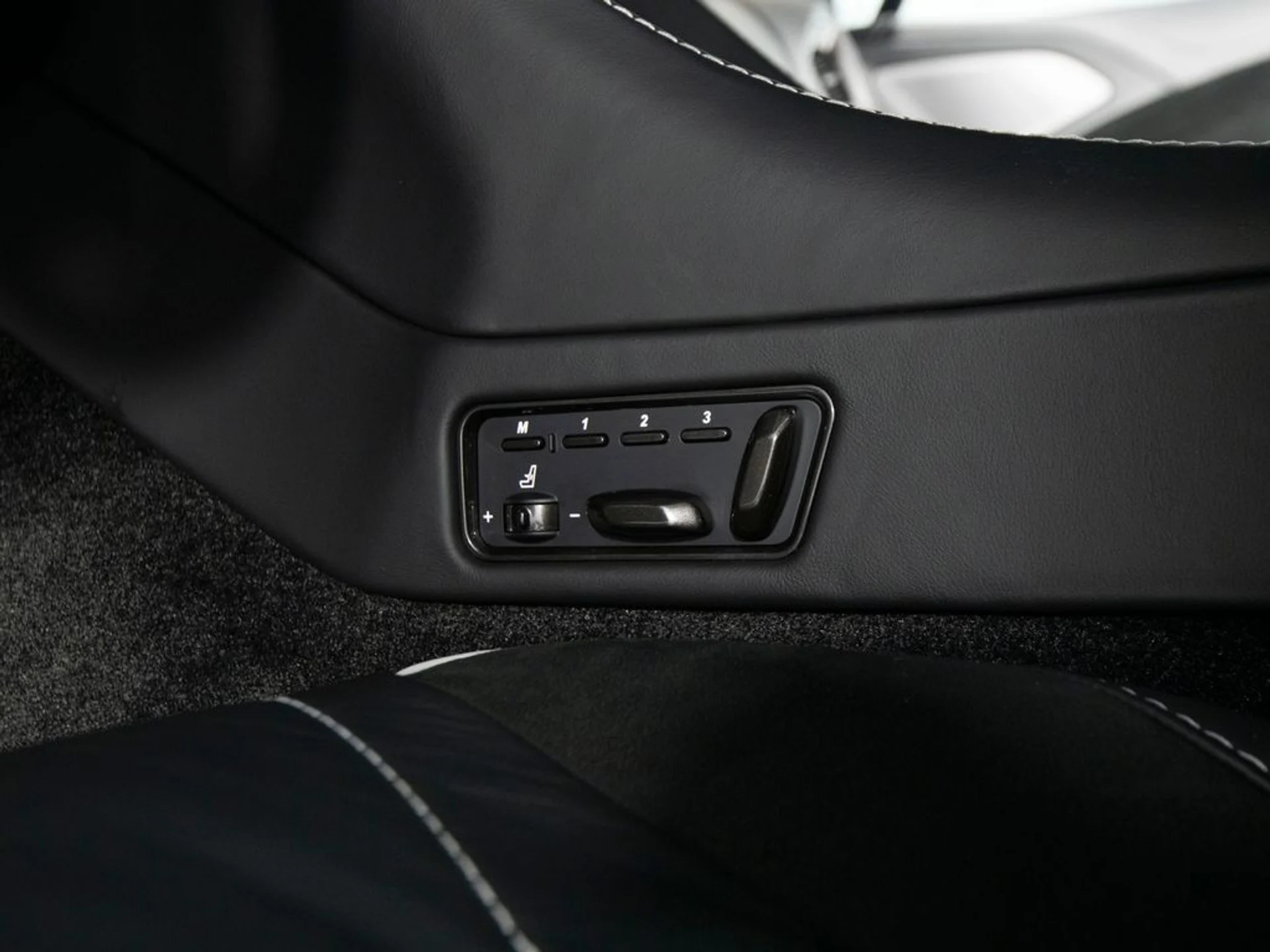 mph028_2366445646_621eb10090fa5a151d437971c5ae0655x_7b4a0abe25