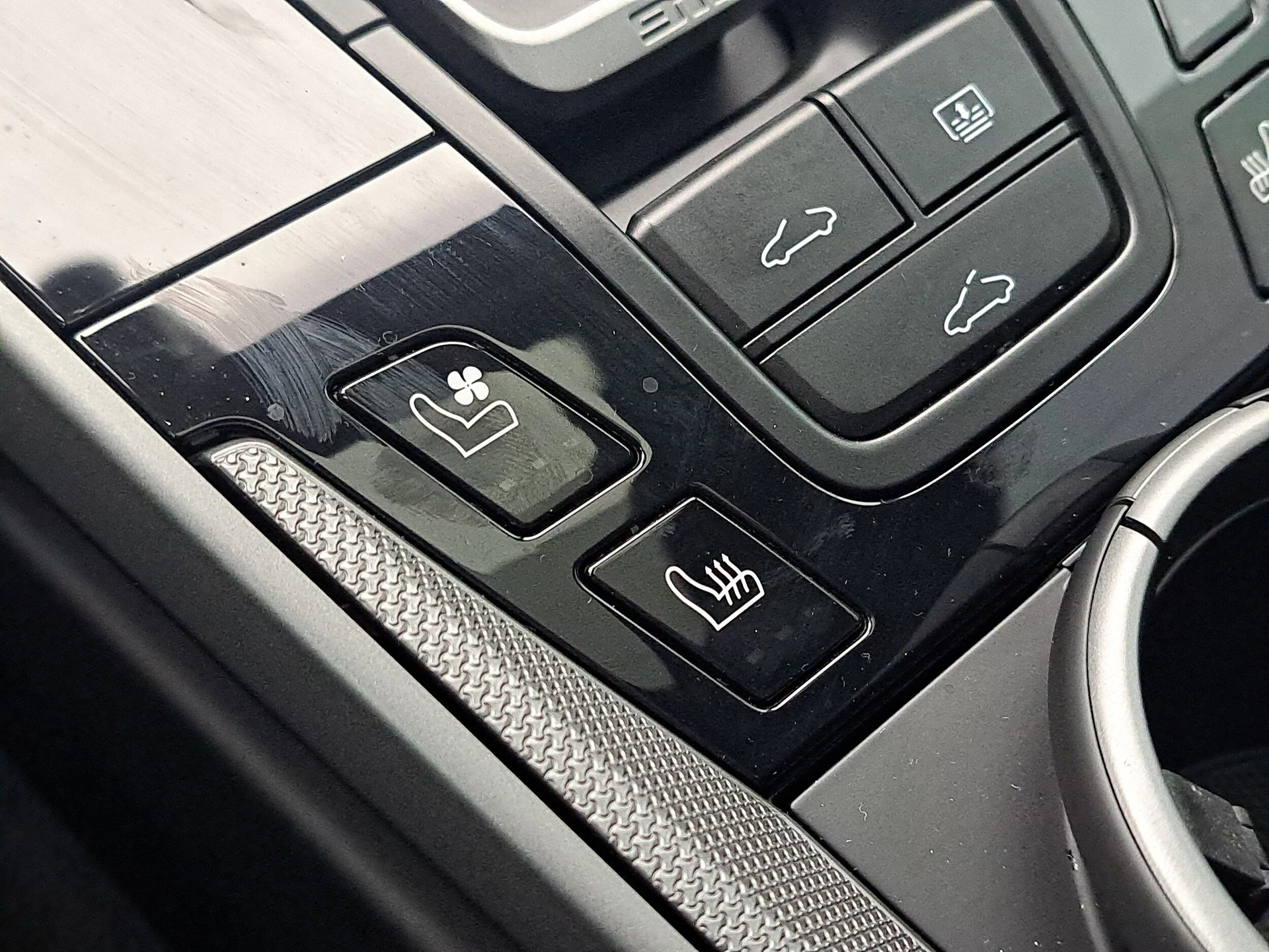 mph028_2367866671_1bf103c4963f4c8f671b0adfd455b639x_3042b7f4a8