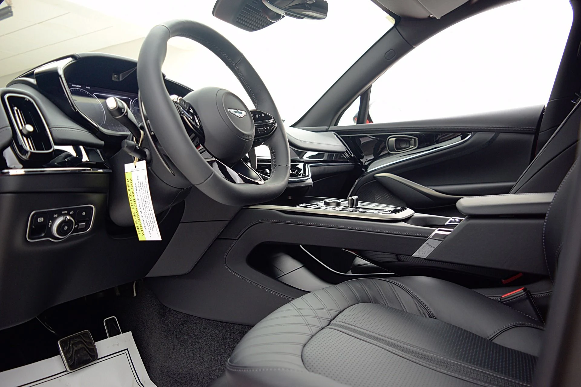 mph028_2372149598_New_2025_Aston_Martin_DBX_707_66f11ef828