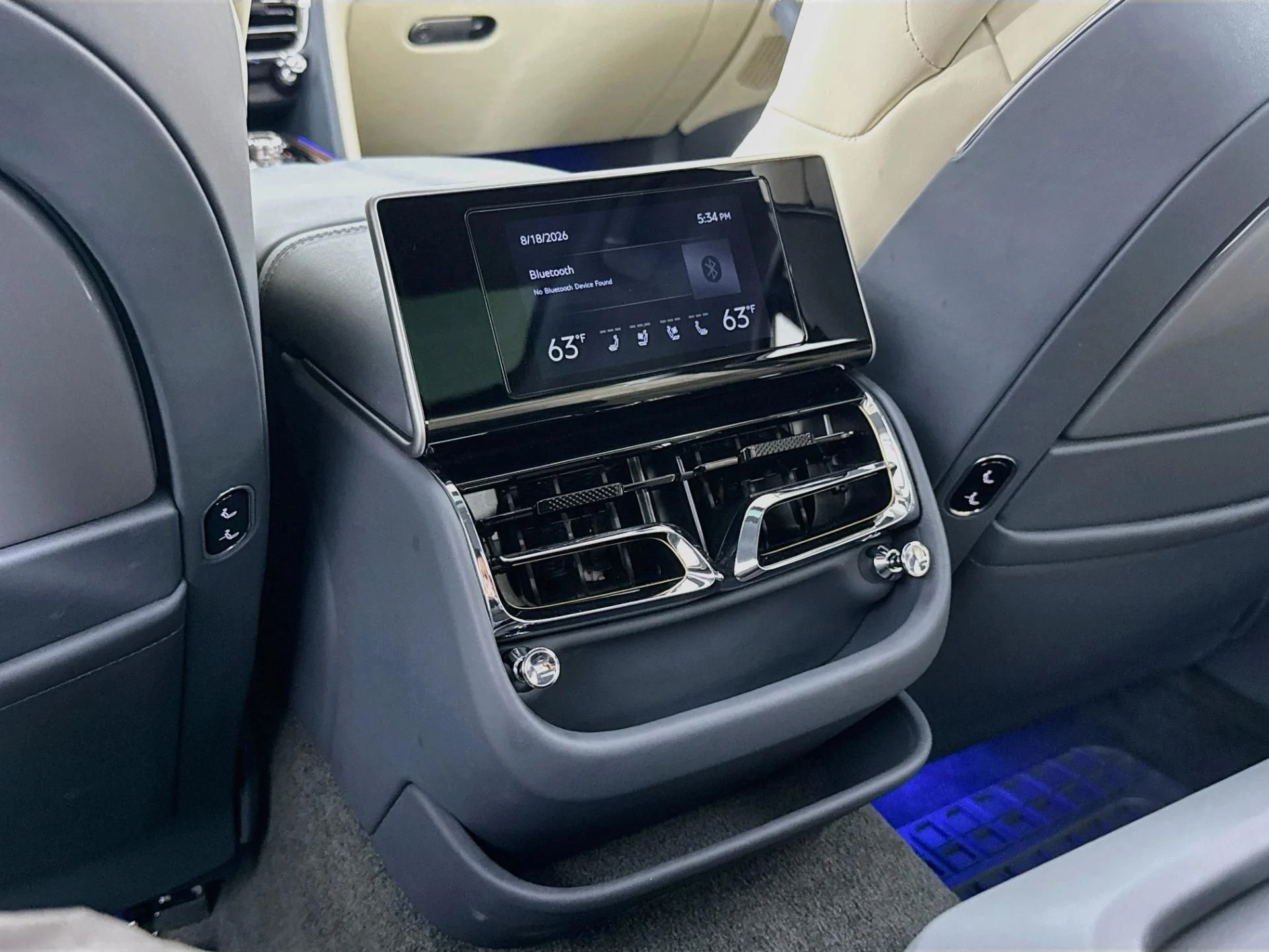 mph028_2376423586_Used_2022_Bentley_Flying_Spur_V8_1787092895_579fbde81f