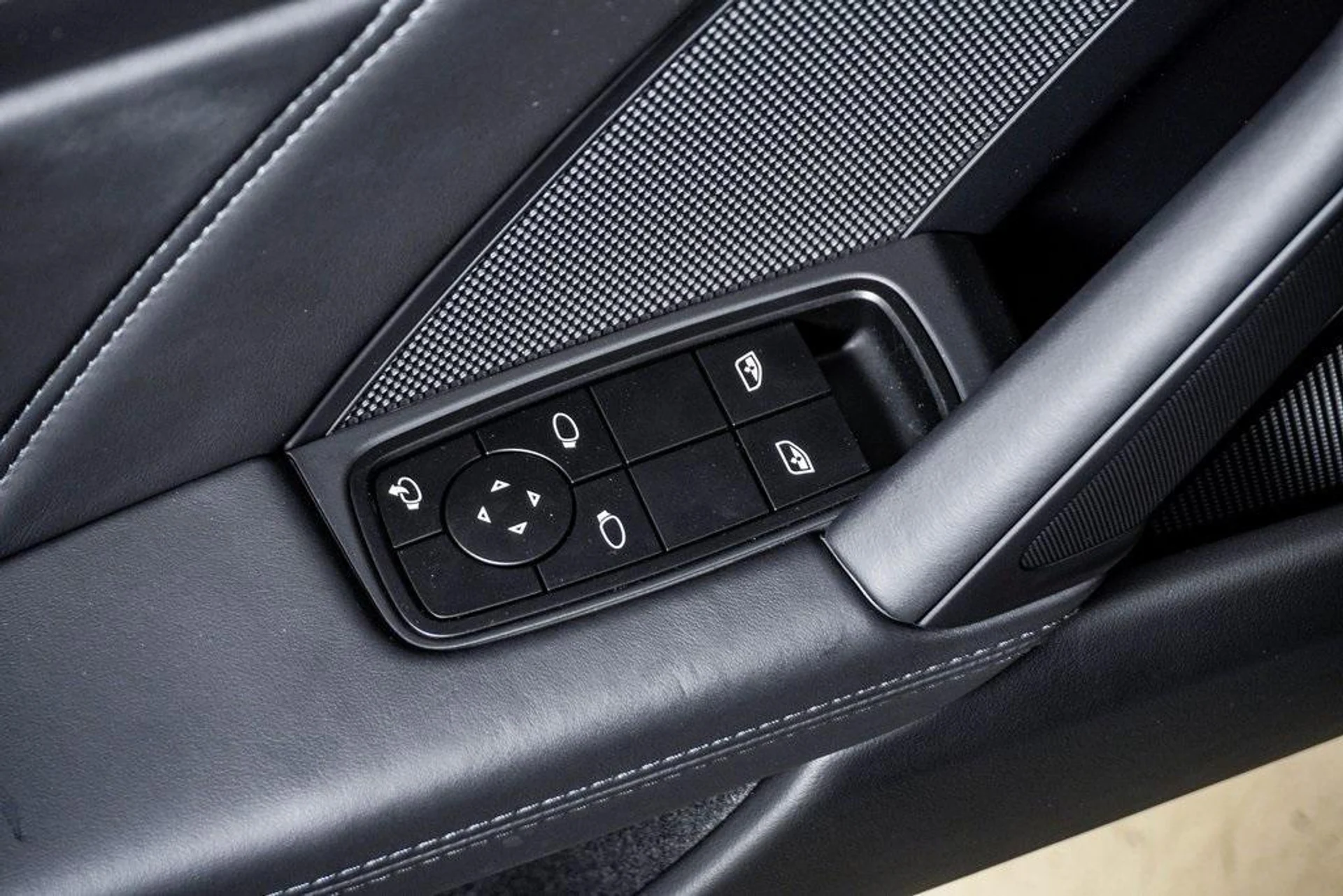 mph028_2380399732_Z_Tj_TU_Oi7gz8_Yr_Vvj_D7ej_N80_U5qc_5ee7071b4a