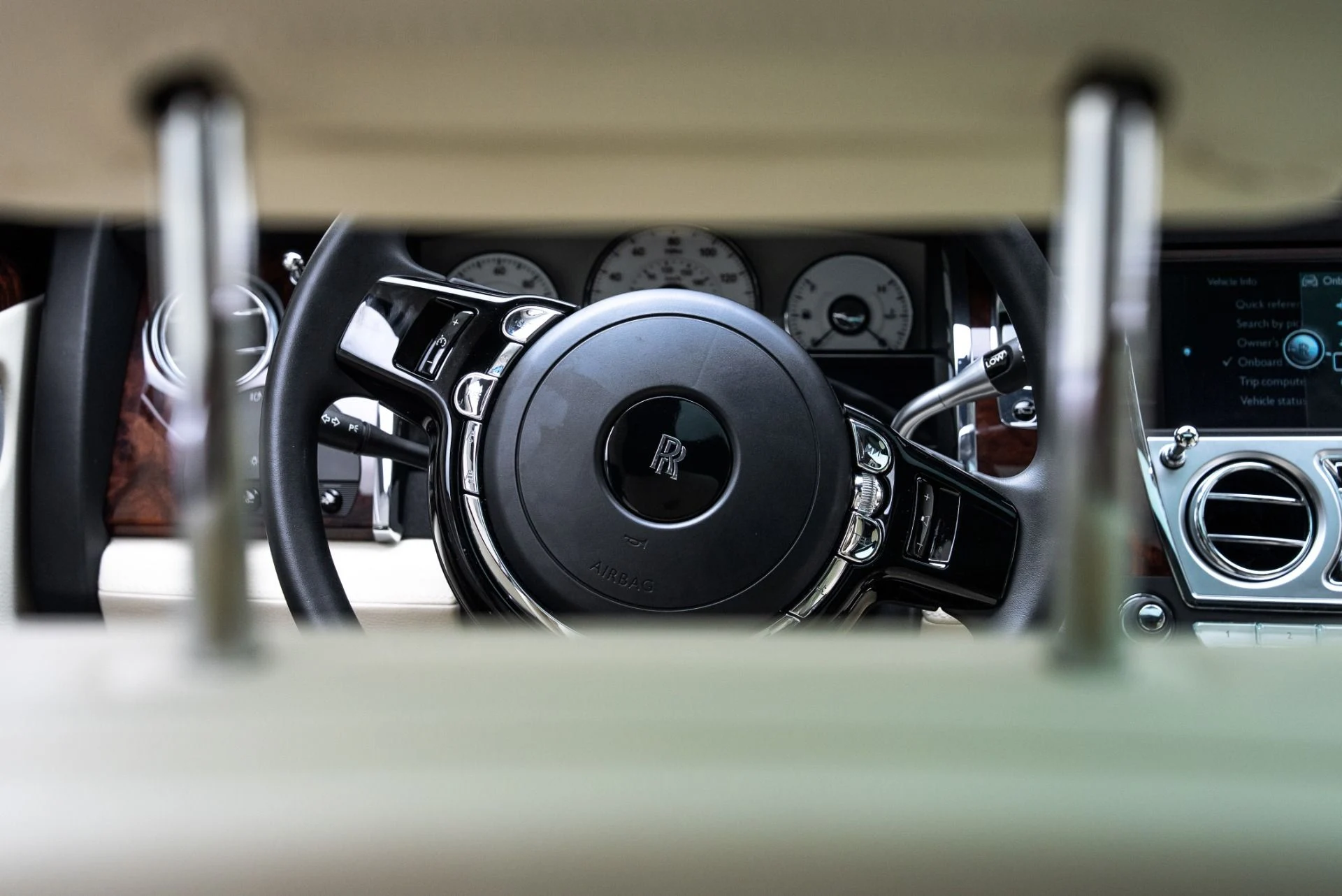 mph028_2380537937_Used_2012_Rolls_Royce_Ghost_1774974807_ca97339c08