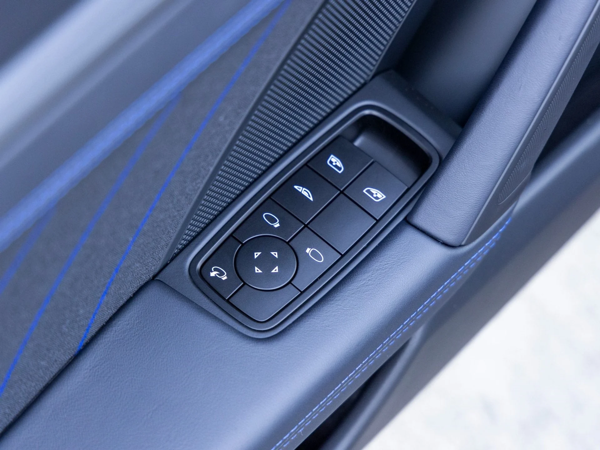 mph028_2380802164_29_83acf41fd3