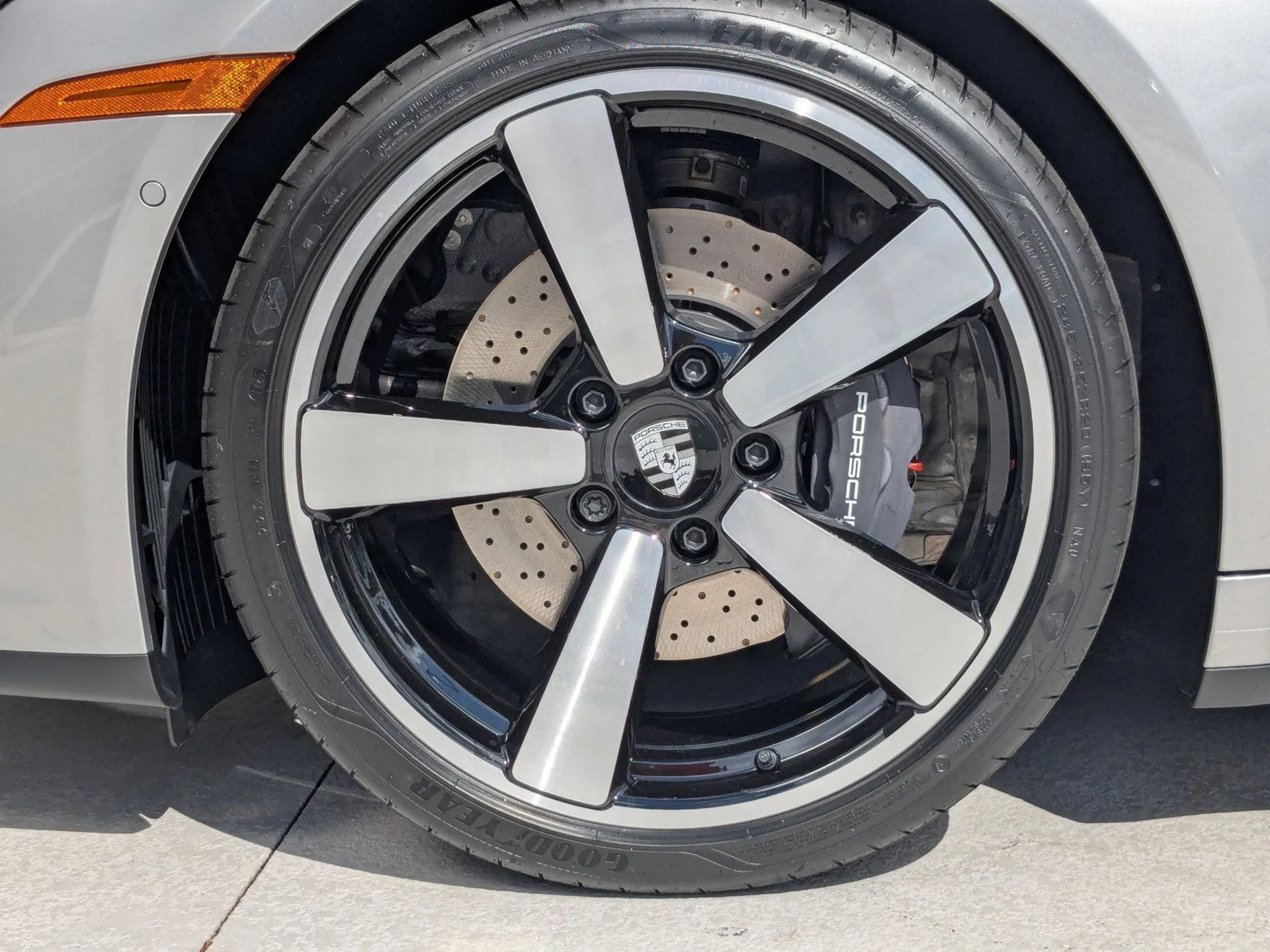 mph028_2381346351_a18c8414a3aac8acf5f913222ce35bbdx_f05c4c00a1