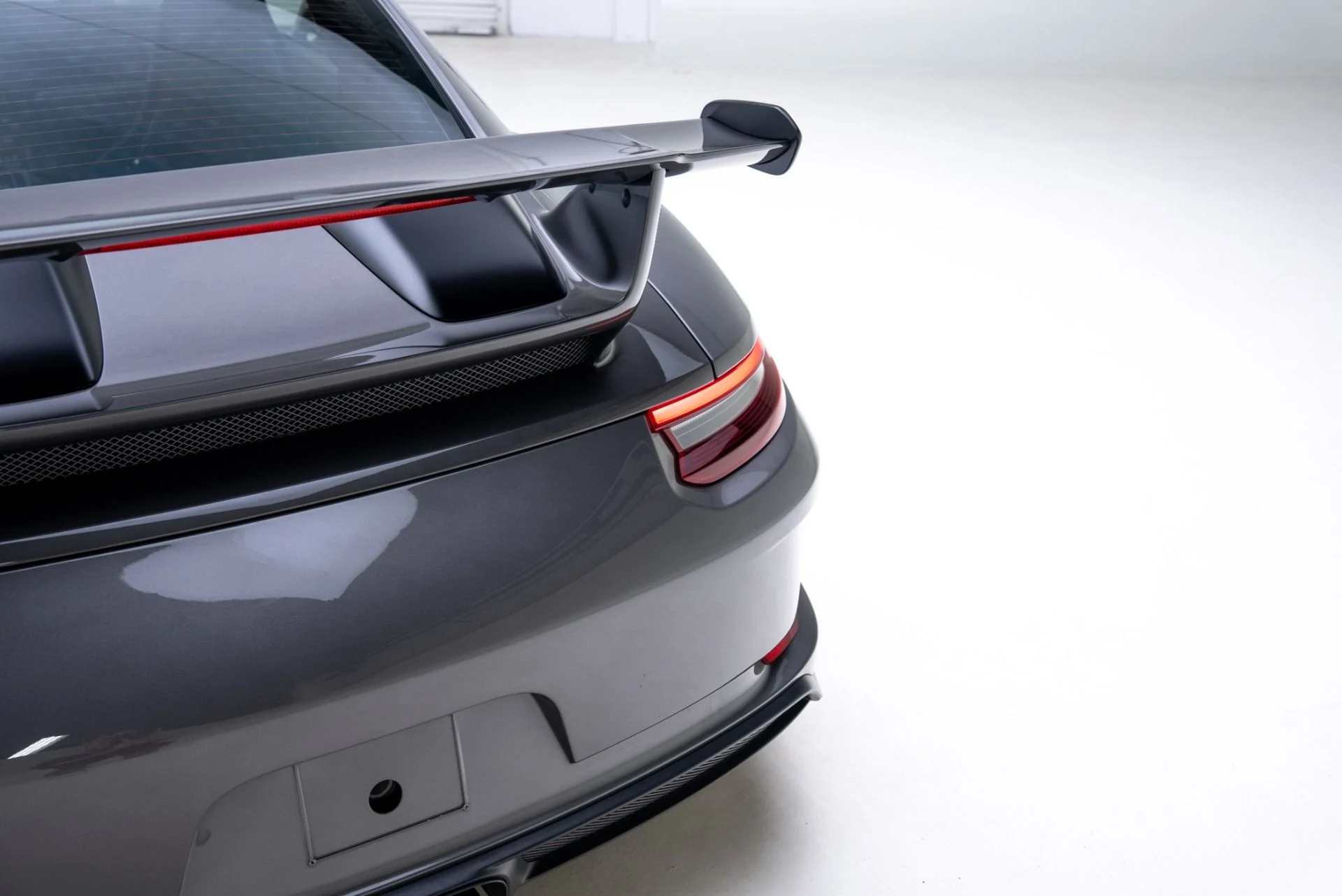 mph028_238277284_Used_2018_Porsche_911_GT_3_1768868470_2852962d8c