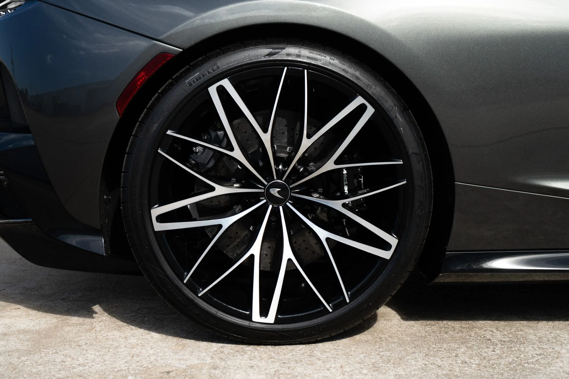 mph028_2390295277_Used_2021_Mc_Laren_GT_1775578978_7331d64ab1