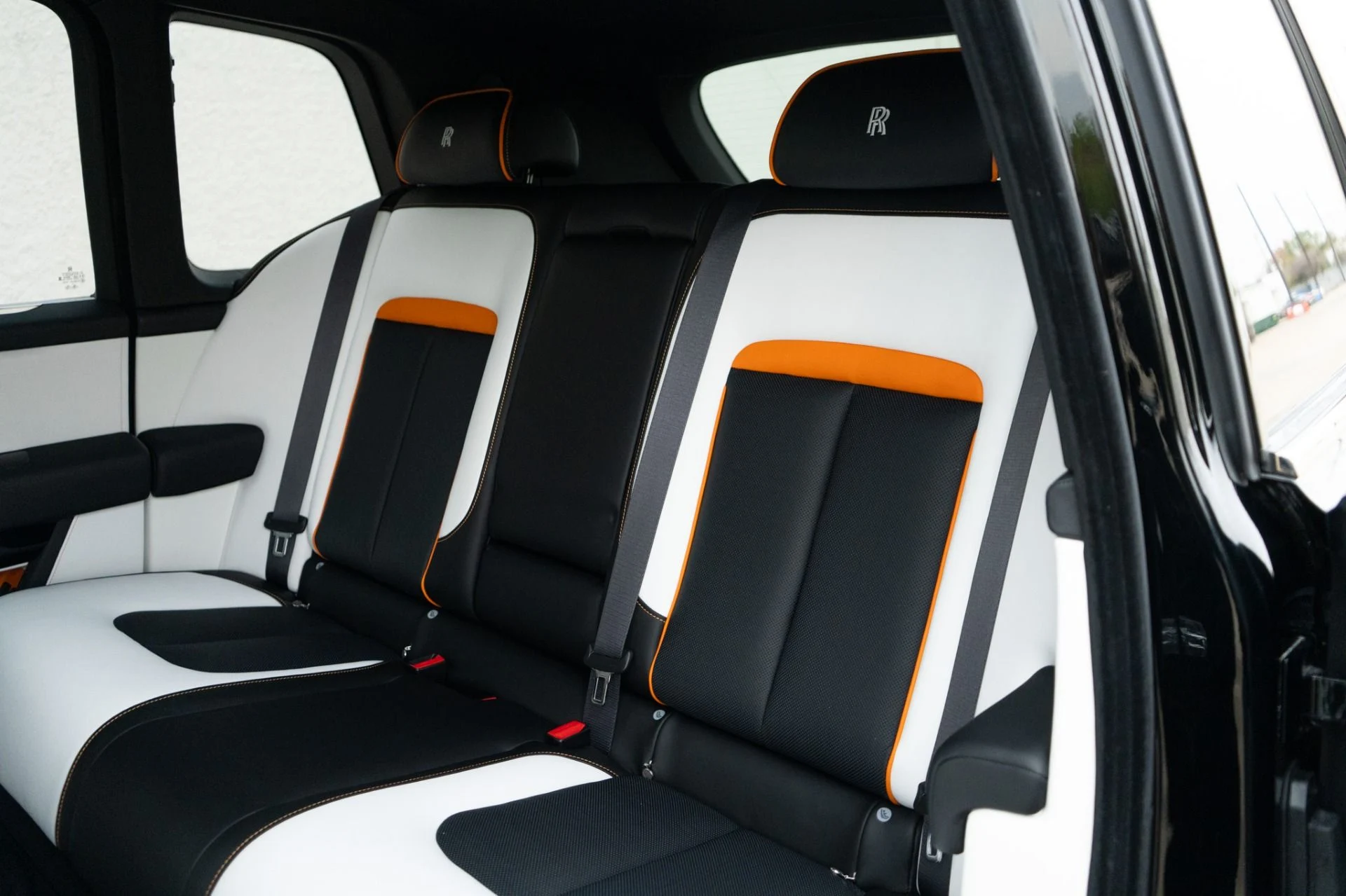 mph028_2391506104_Used_2026_Rolls_Royce_Cullinan_1765925177_7df2ac6371