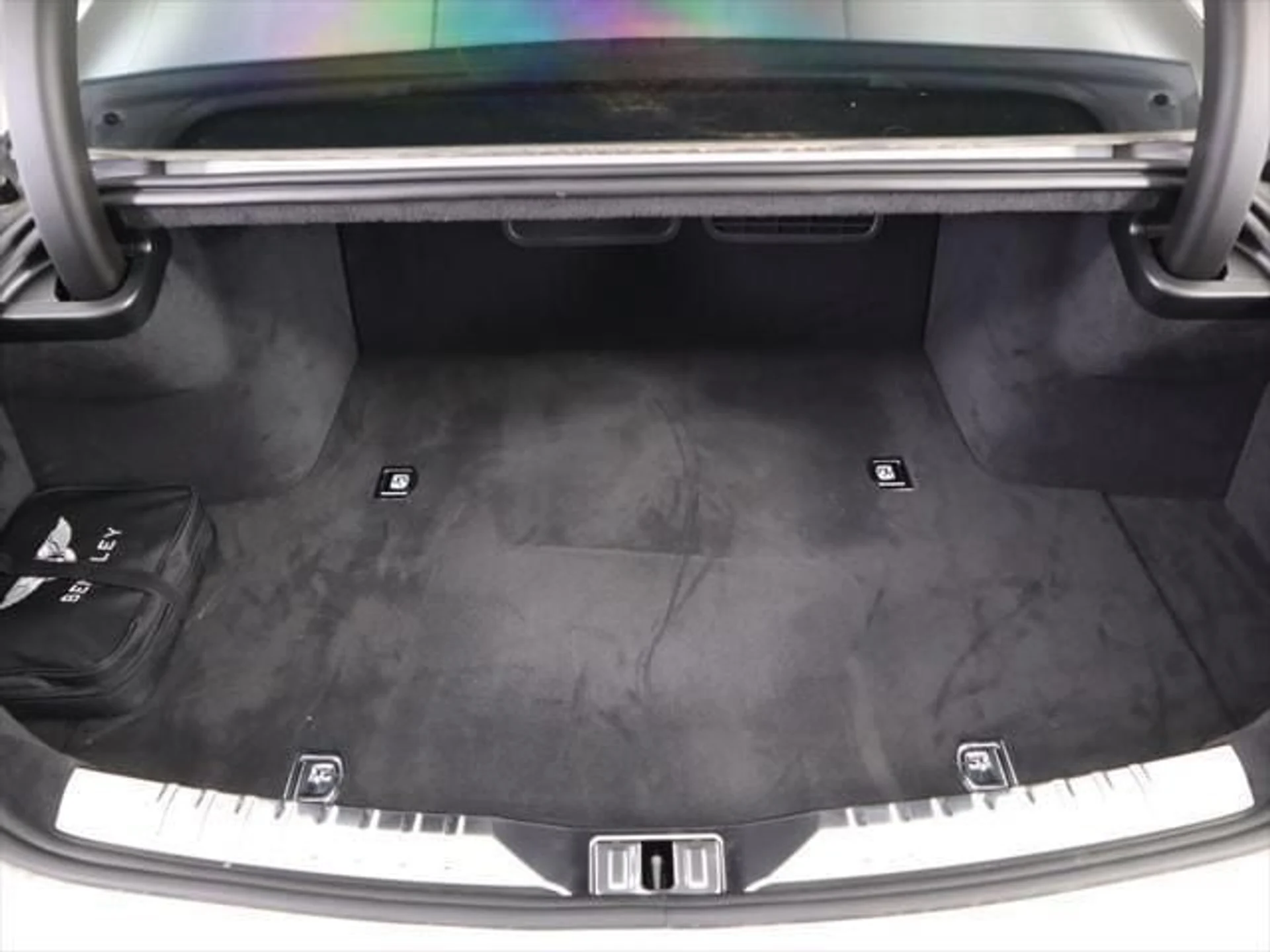 mph028_2391562959_used_2025_bentley_flying_spur_speedsedan_8119_22980031_29_640_f0656a8fa7