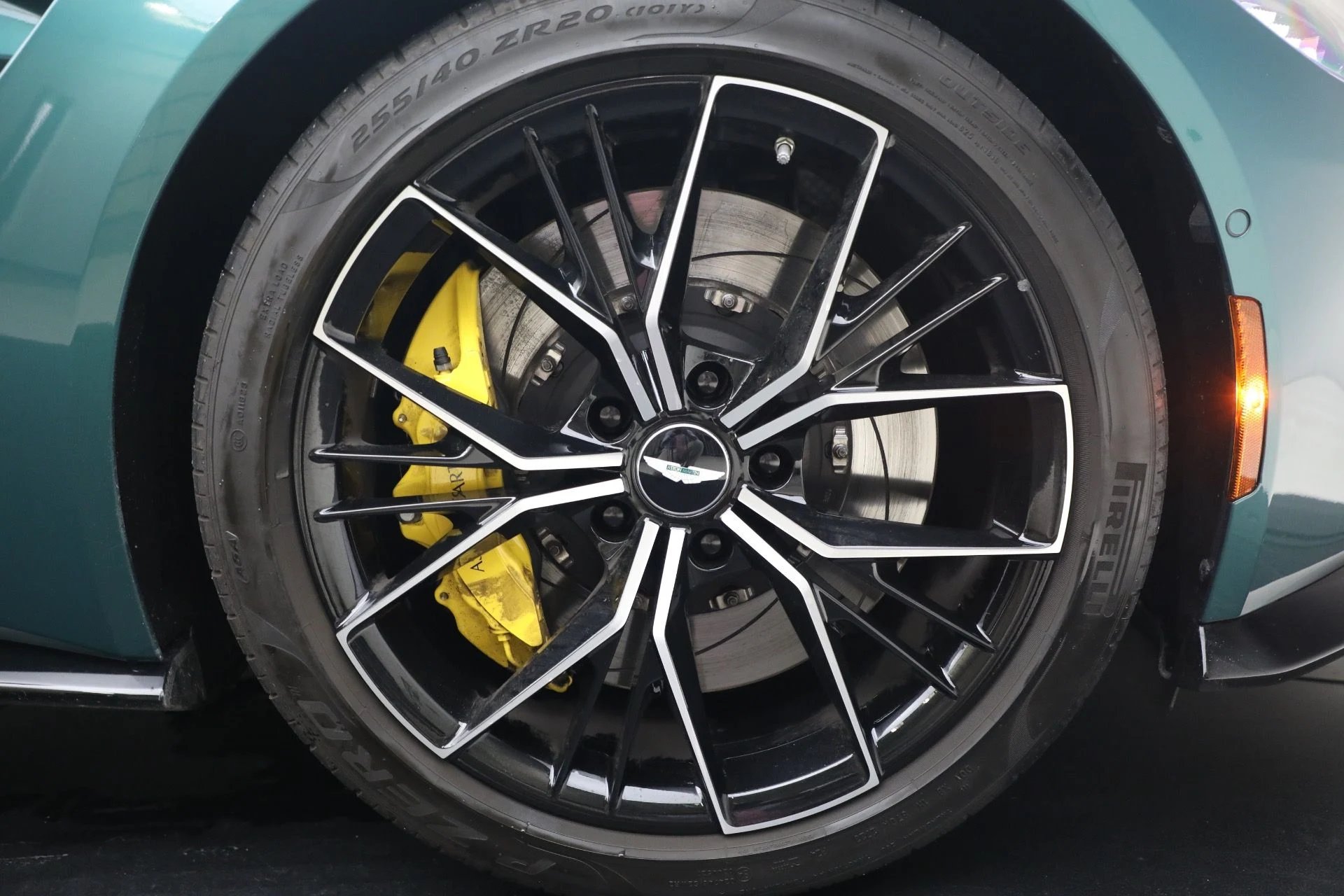 mph028_2393380830_Used_2023_Aston_Martin_Vantage_V8_1791917169_ec5487856f
