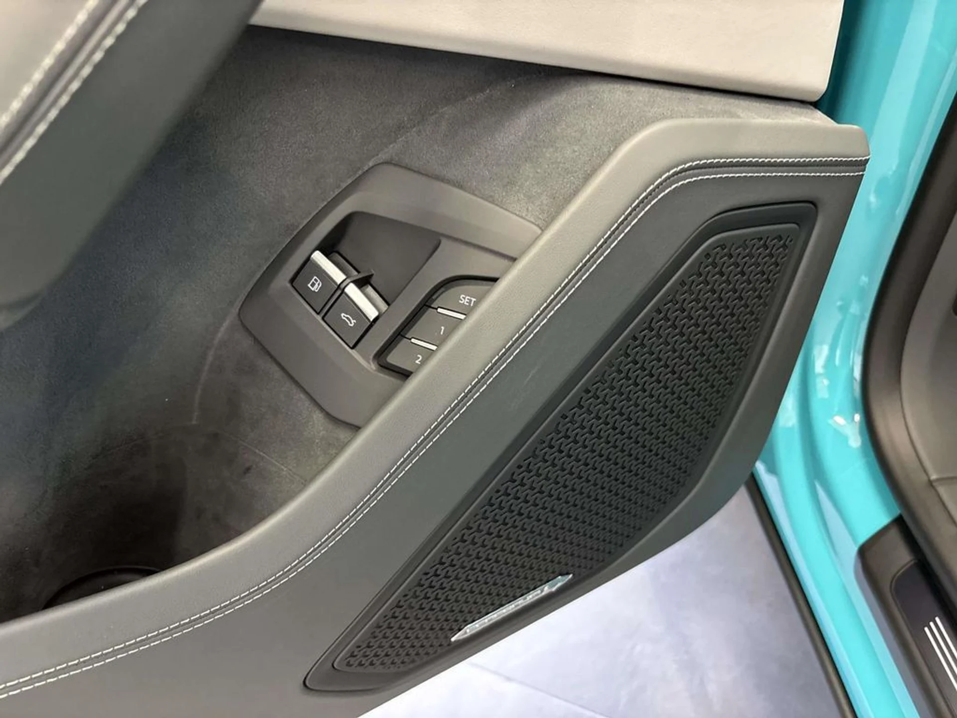 mph028_2400894685_7dd0c05a4e4fdcd1753df0a0937a5518x_cc2bb71deb