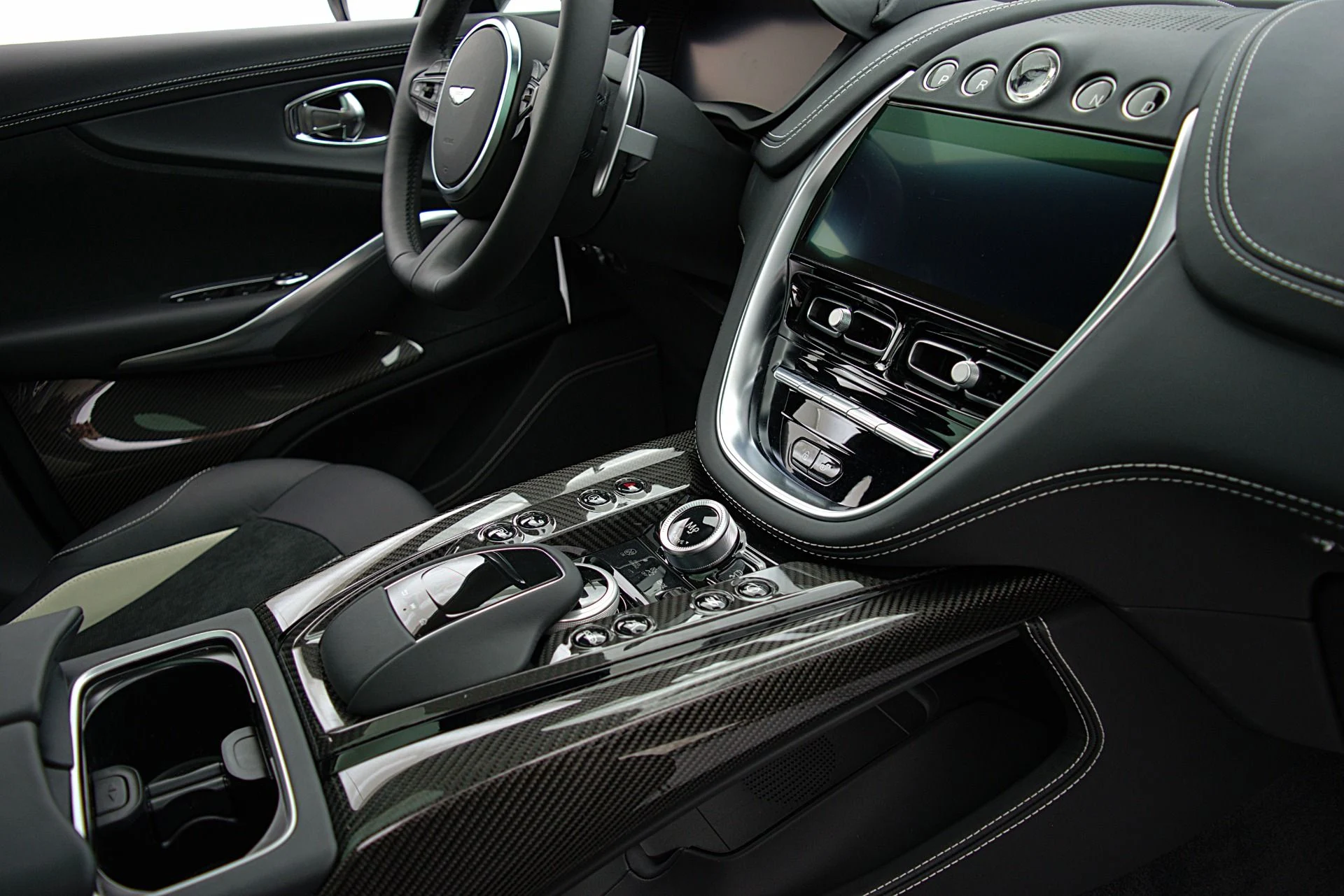 mph028_2402108191_Used_2023_Aston_Martin_DBX_707_6399bedf28