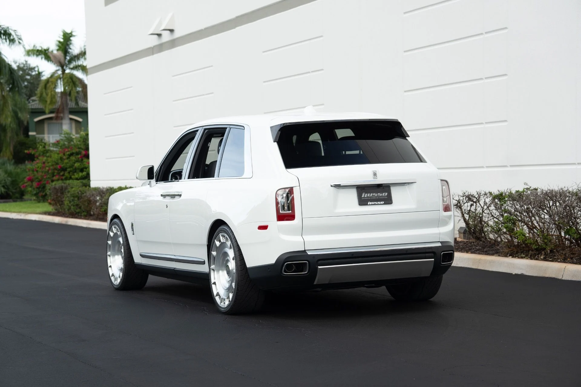 mph028_2403841435_Used_2024_Rolls_Royce_Cullinan_1759183626_df6b94472c