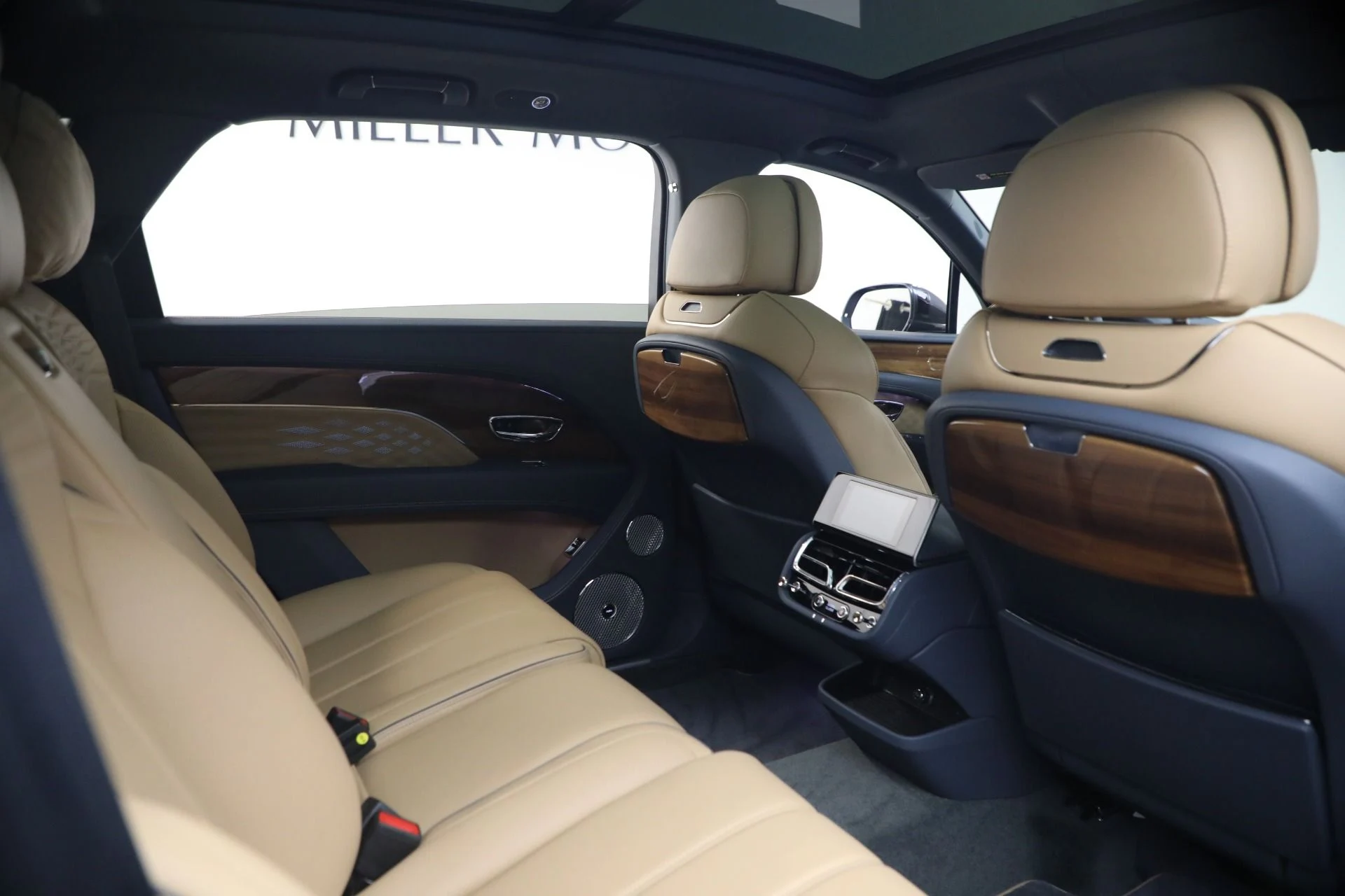 mph028_2405042096_Used_2026_Bentley_Bentayga_EWB_Azure_V8_1788463038_b21c187b30
