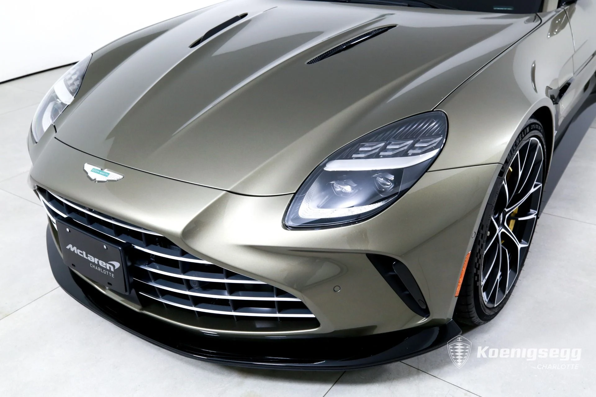 mph028_2421146651_Used_2026_Aston_Martin_Vantage_S_Roadster_1782838317_35b6e0d417