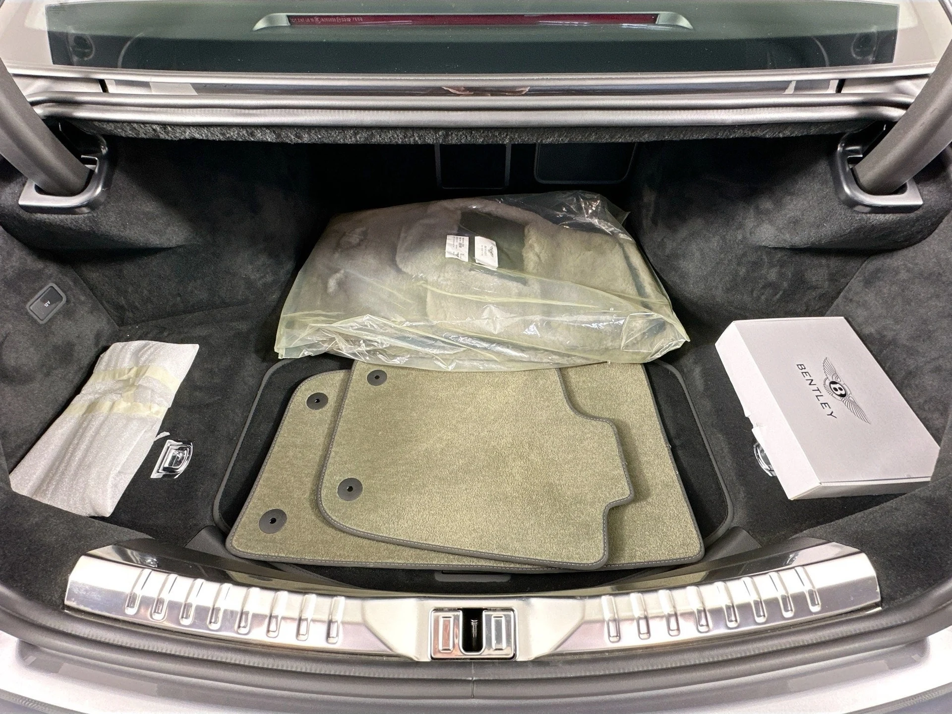 mph028_2424696580_29_e90296aa02