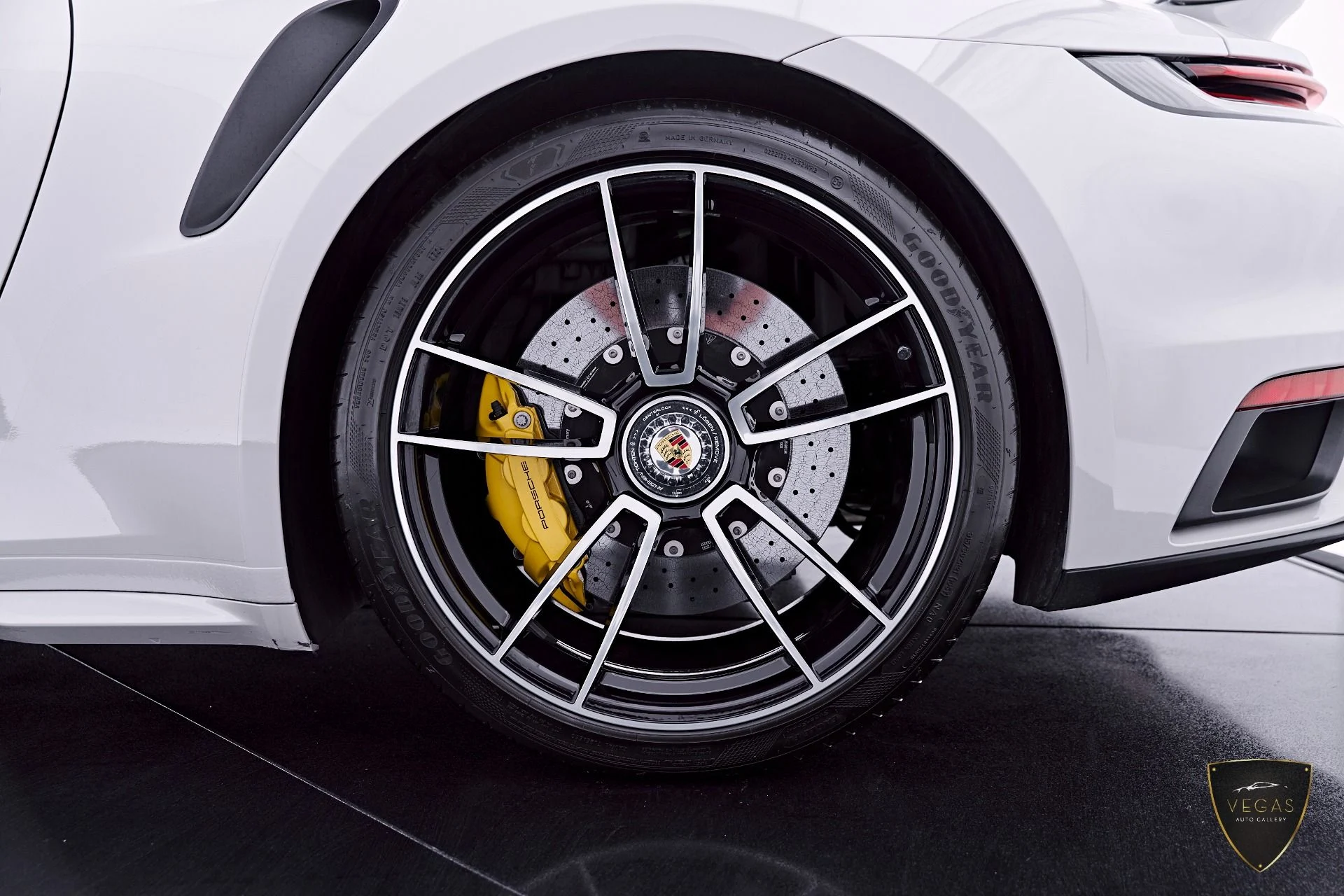 mph028_2426624233_Used_2022_Porsche_911_Turbo_S_1782757607_529f80f845
