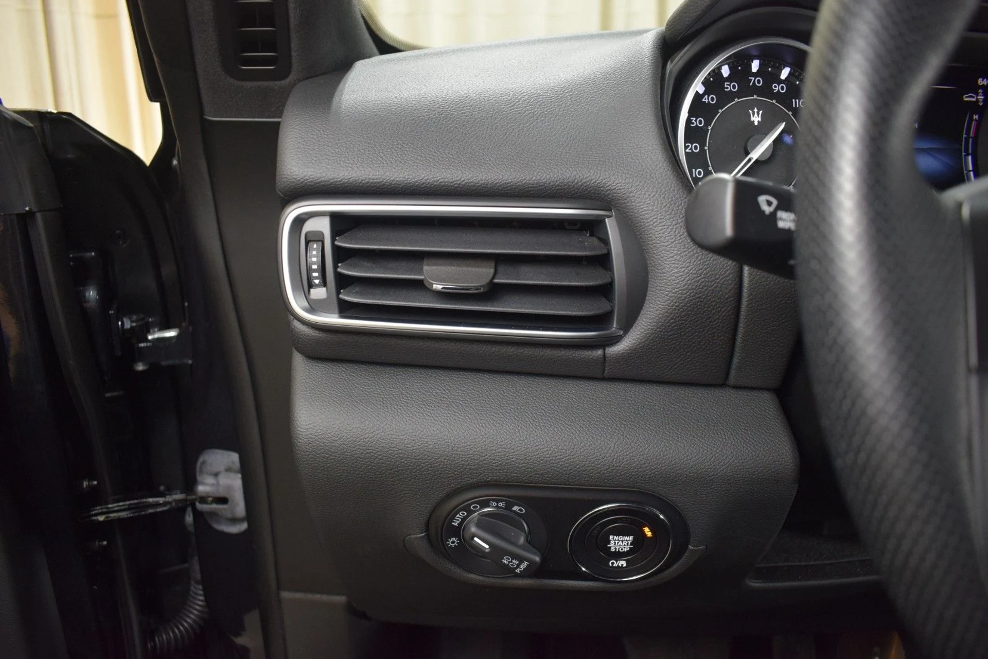 mph028_2426828889_4c0b78066cdc626ab00168d26f7ff629x_319c8a5864